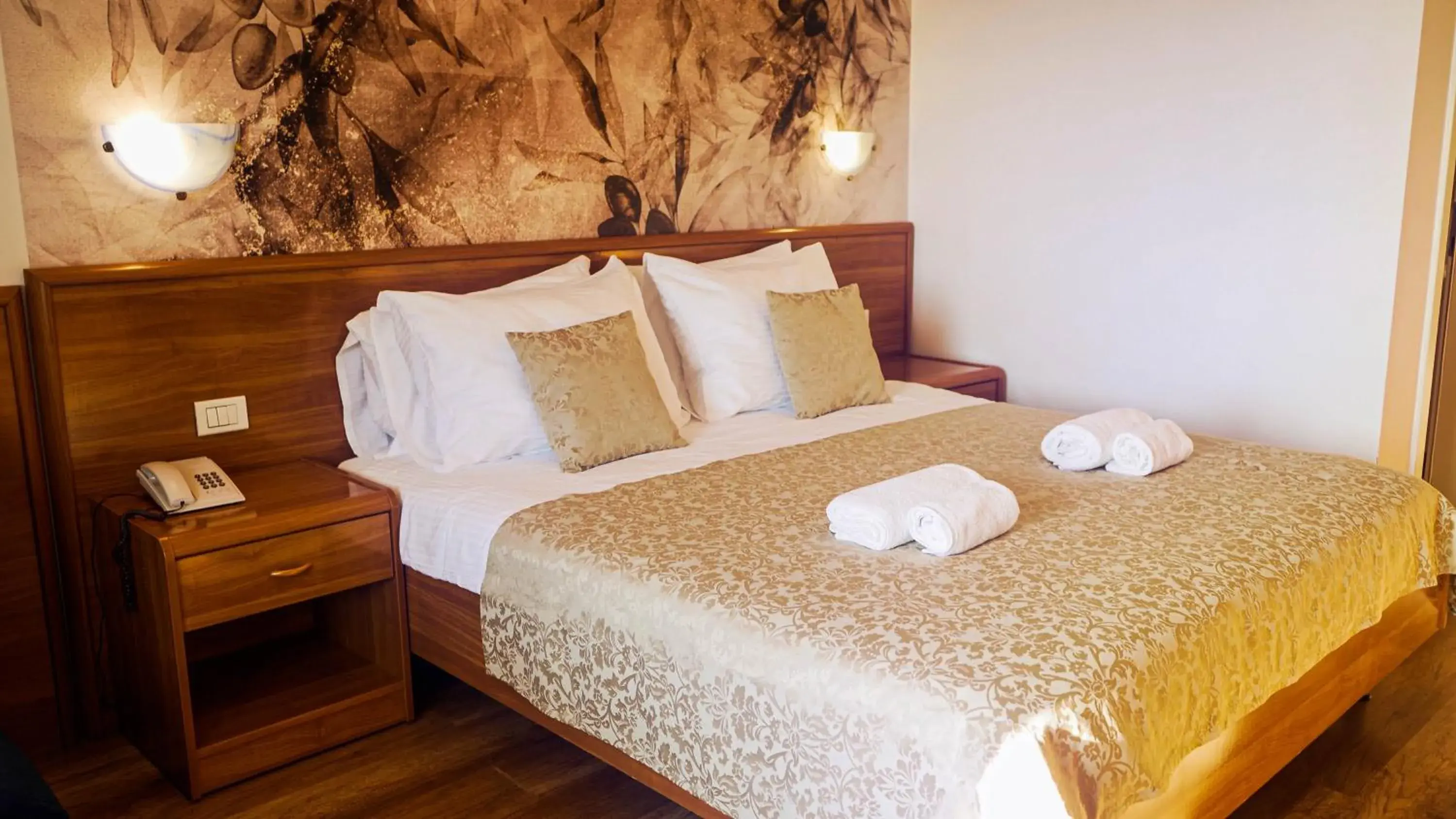 Double or Twin Room with Extra Bed in Hotel Villa Letan Double or Twin Room with Extra Bed in Hotel Villa Letan