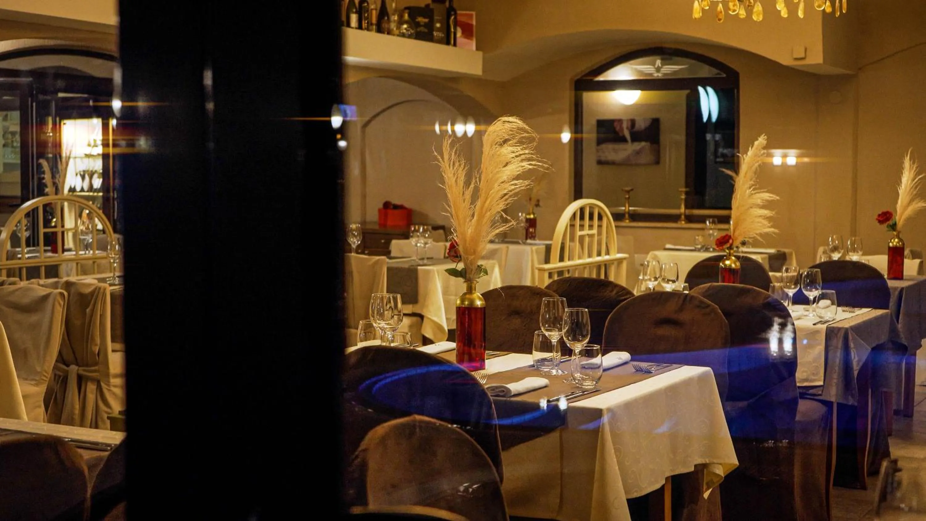 Restaurant/places to eat in Hotel Villa Letan