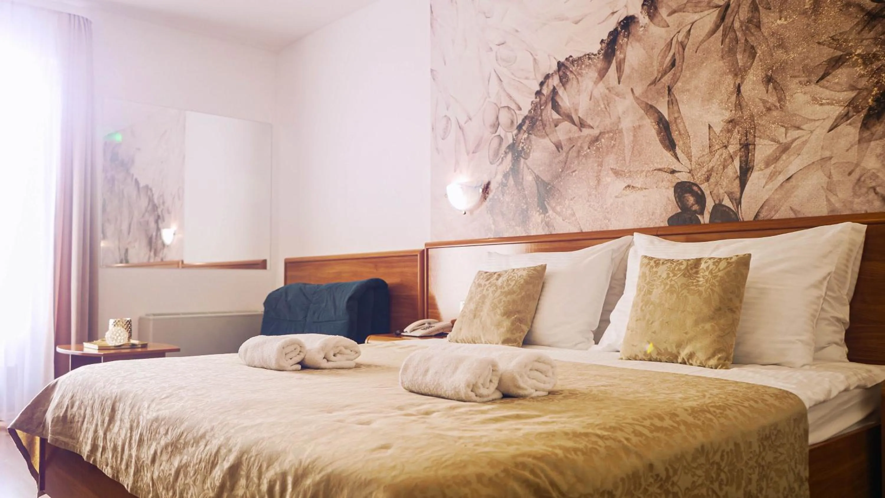 Property building, Bed in Hotel Villa Letan