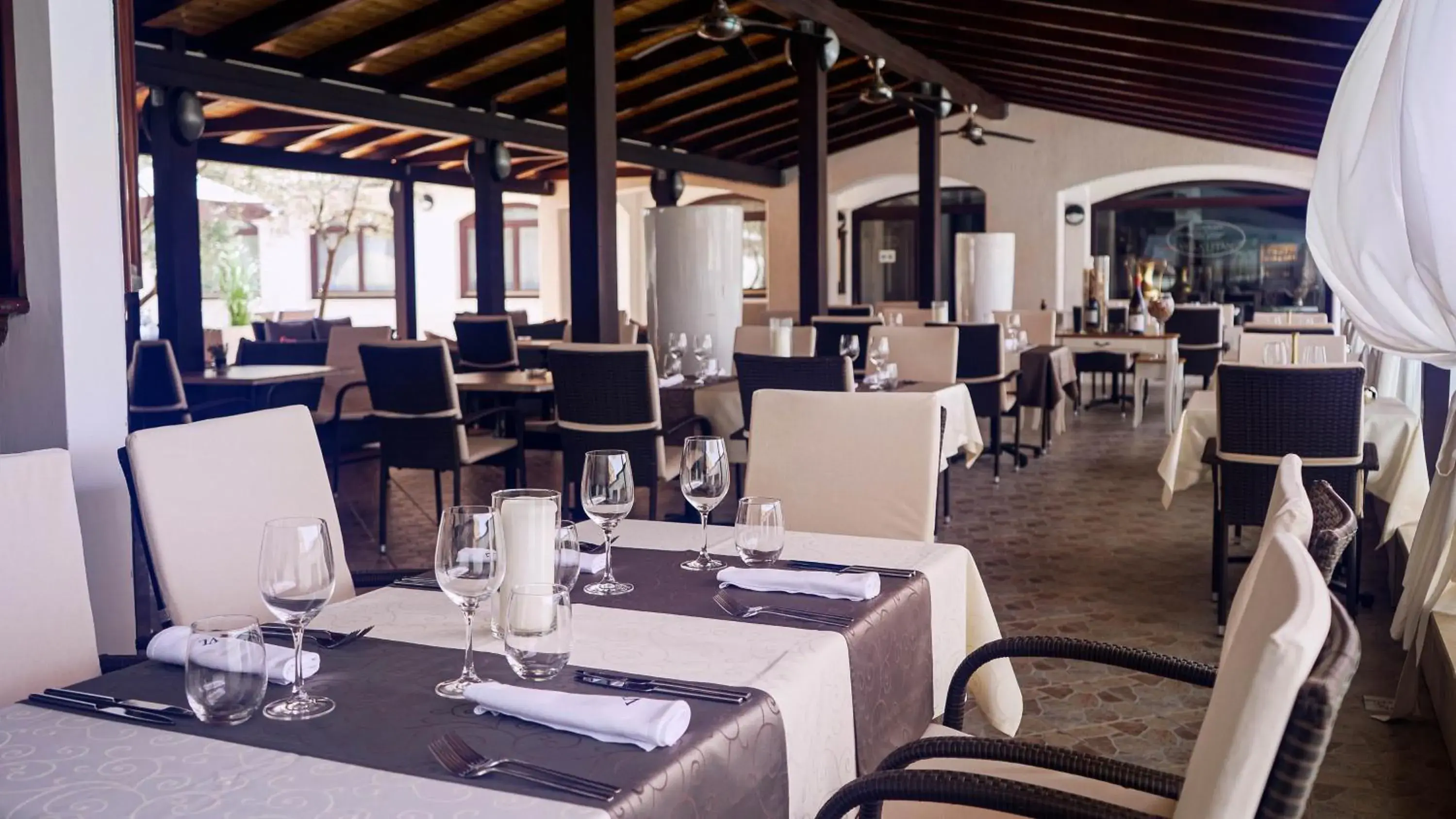 Restaurant/places to eat in Hotel Villa Letan Restaurant/places to eat in Hotel Villa Letan