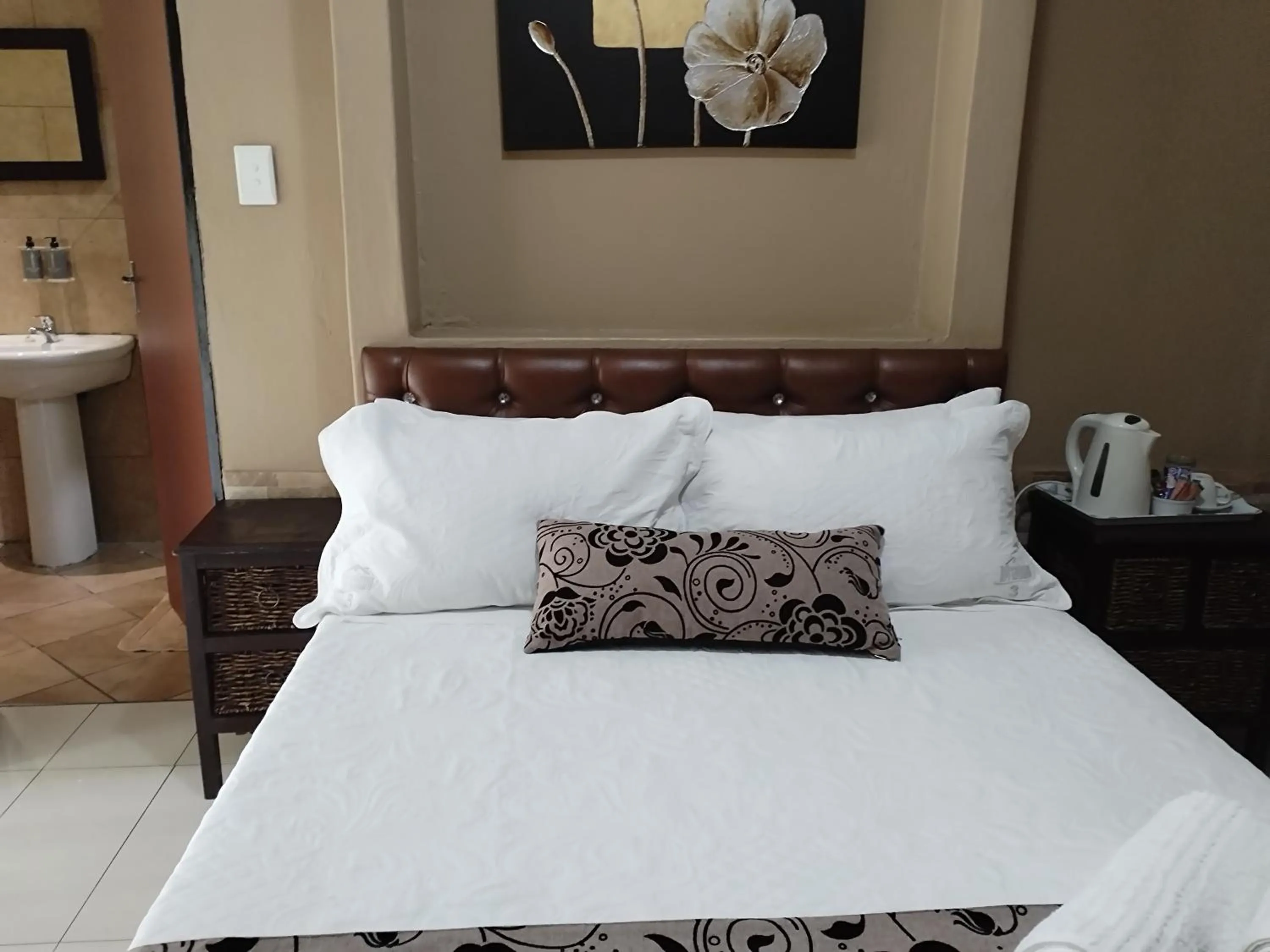 Bed in Ditsaleng Bed and Breakfast