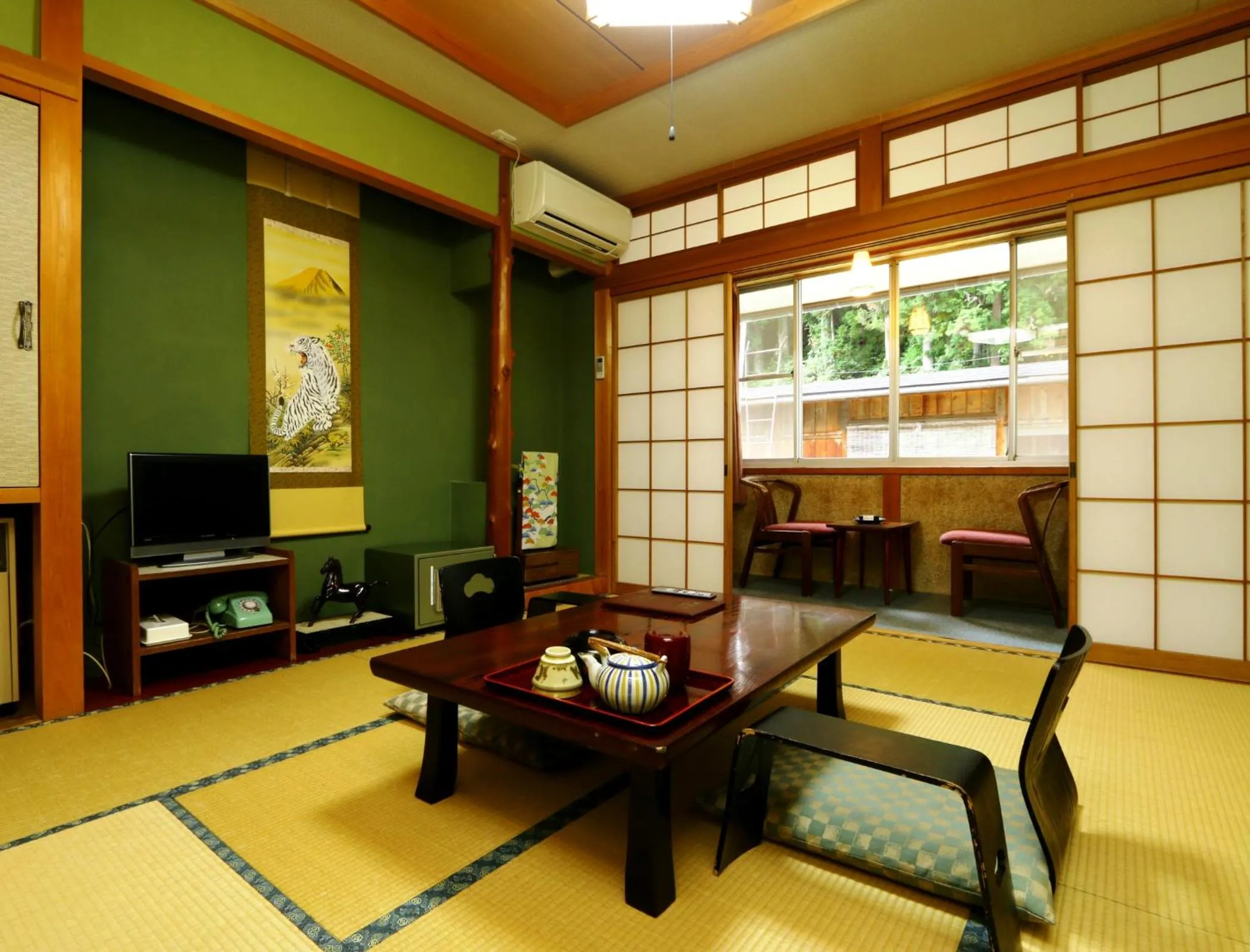 Photo of the whole room in Miyamaso