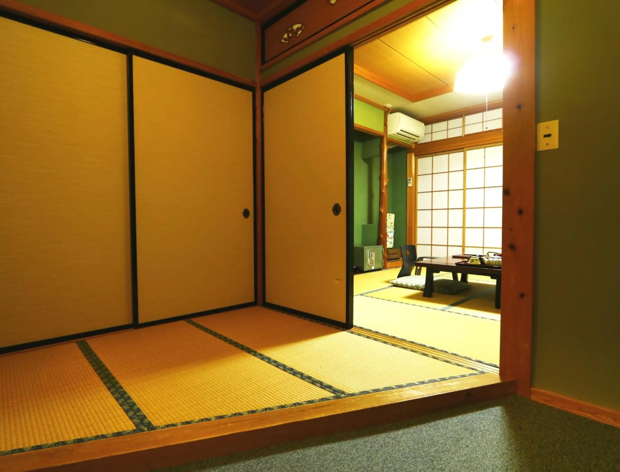 Photo of the whole room in Miyamaso