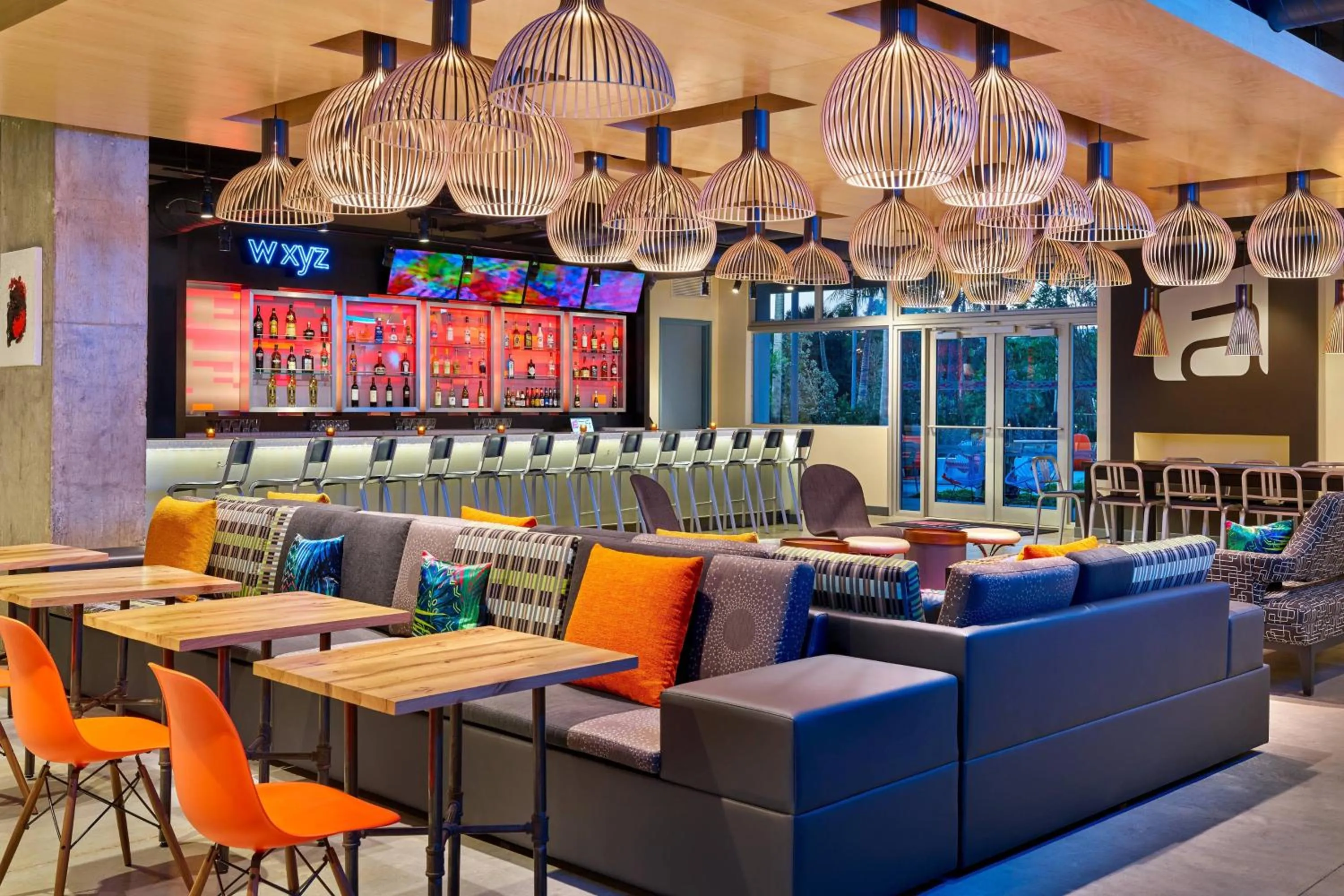 Lounge or bar in Aloft Miami Airport
