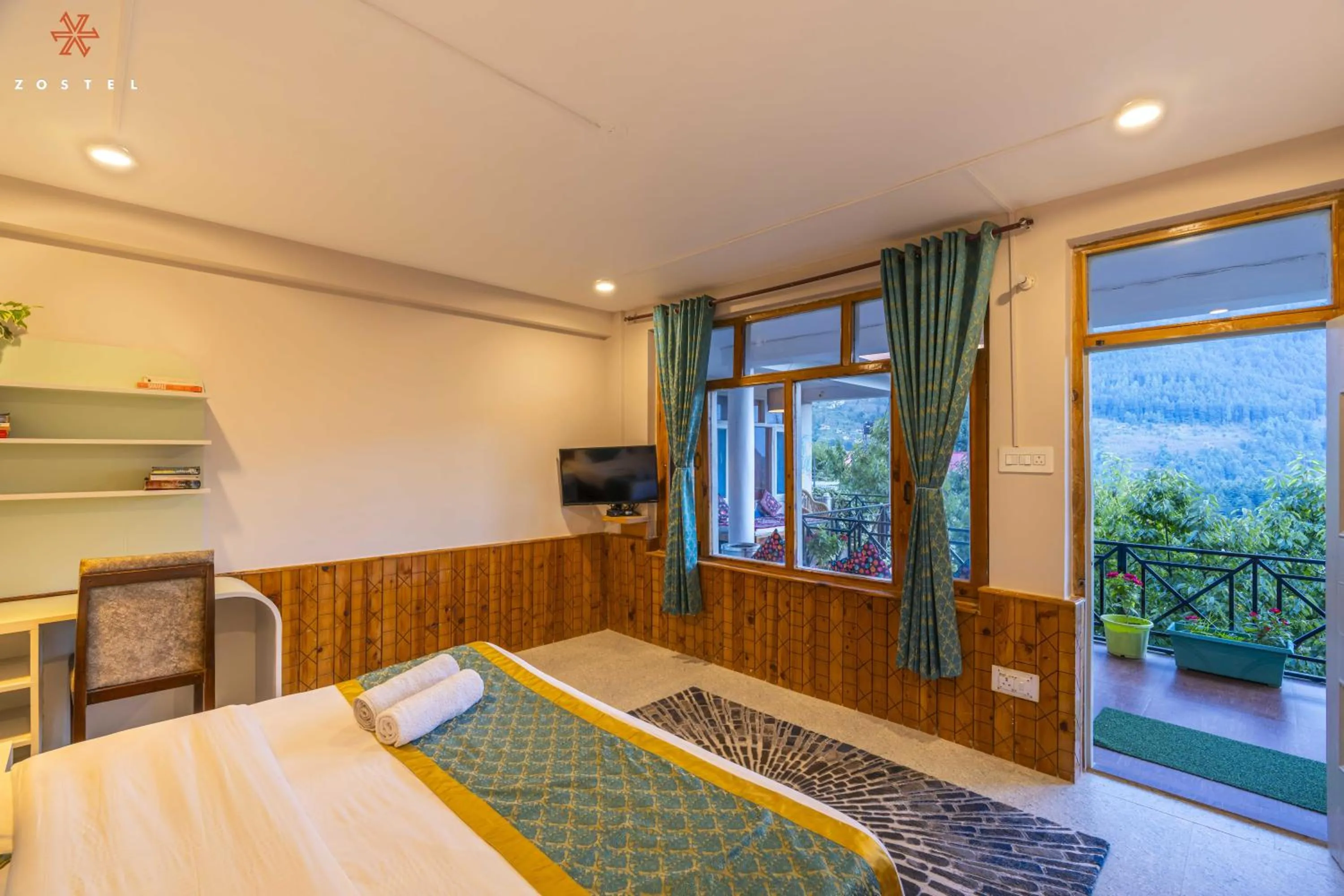 Bed in Zostel Old Manali