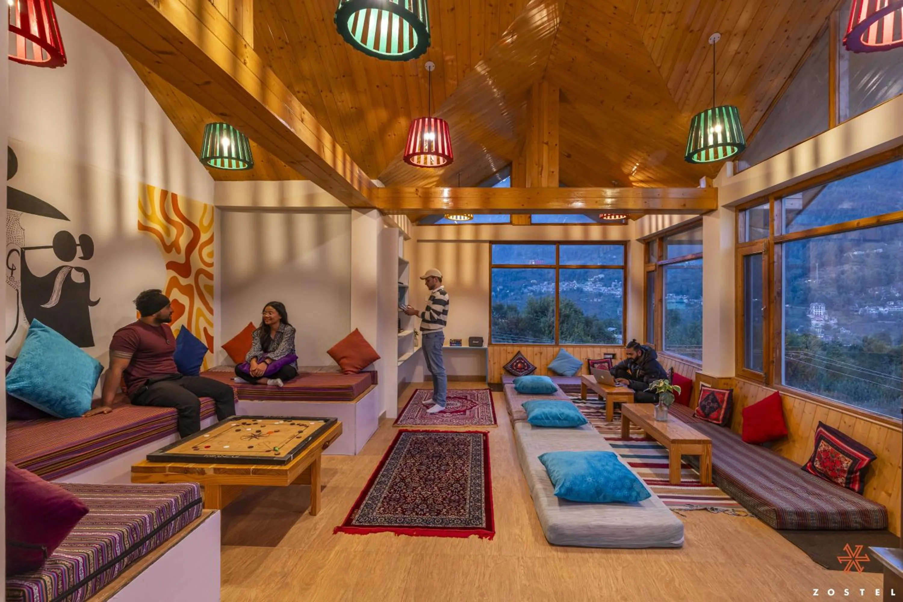 Living room in Zostel Old Manali