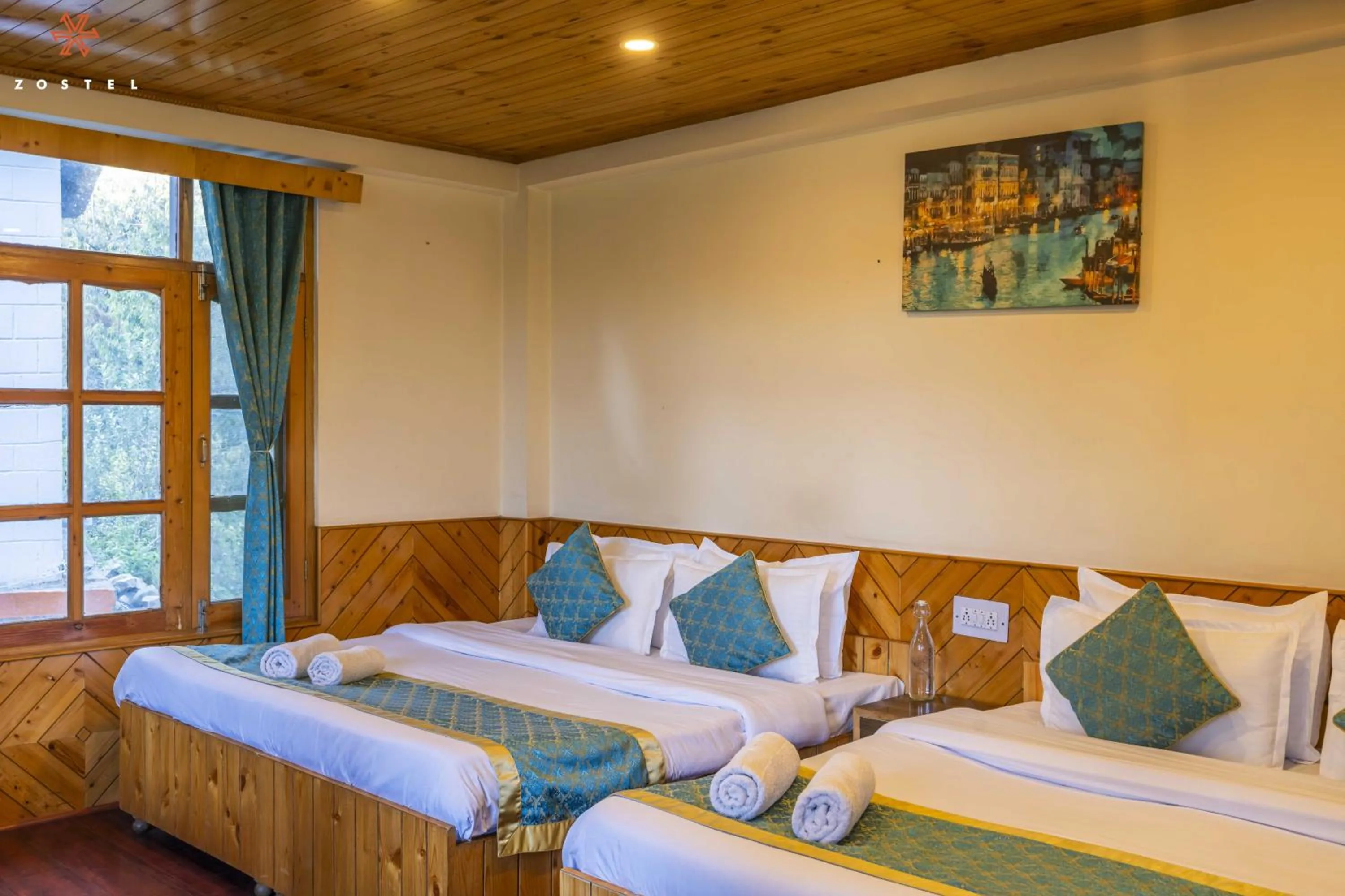 Bed in Zostel Old Manali