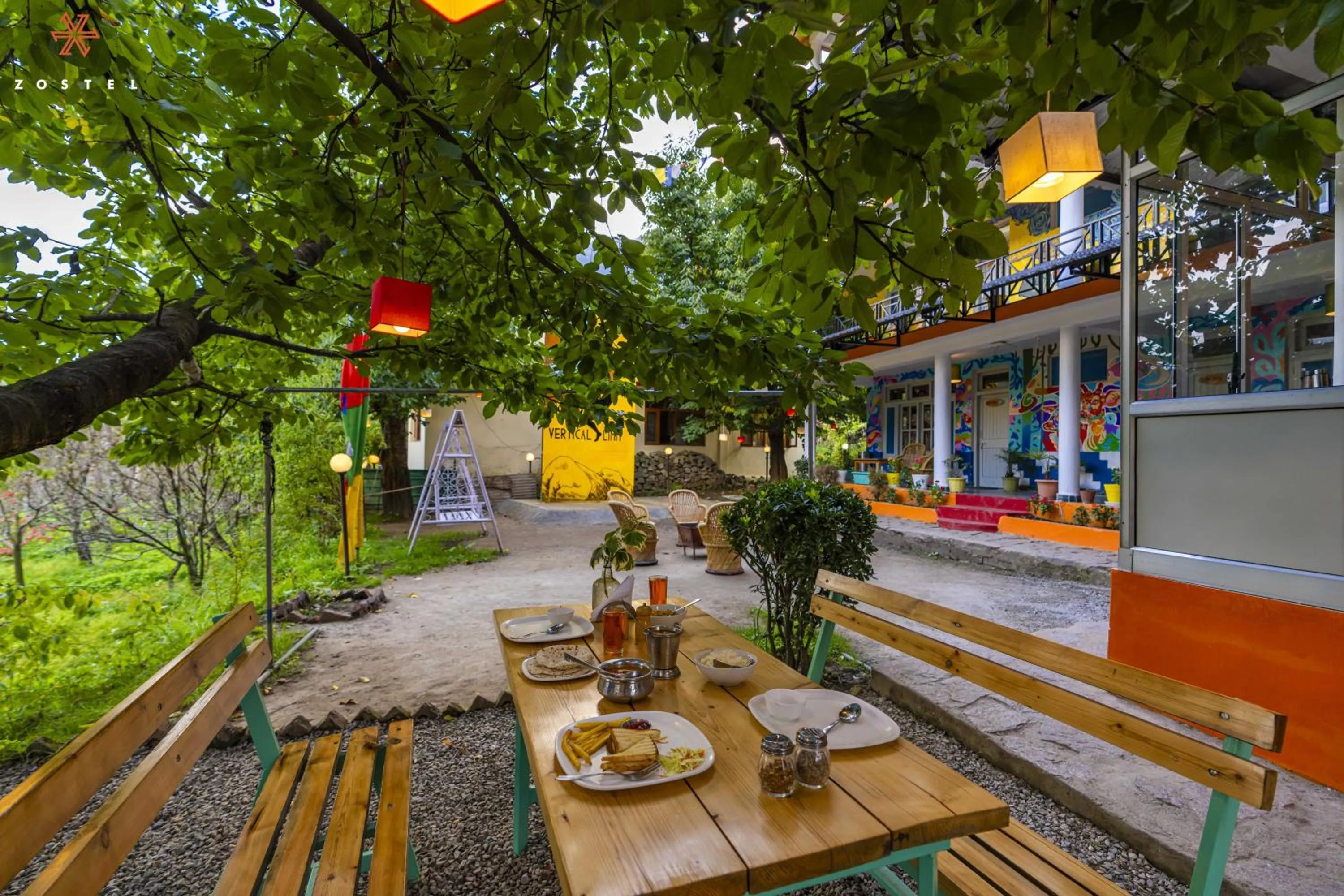 Garden in Zostel Old Manali