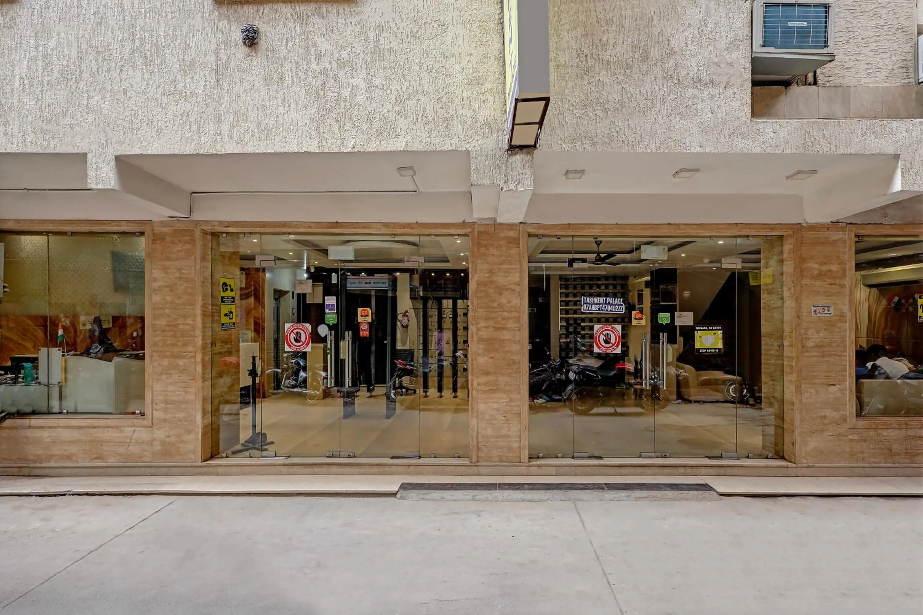 Facade/entrance in Hotel Tashkent Palace - Walk in from New Delhi Station & Metro Station