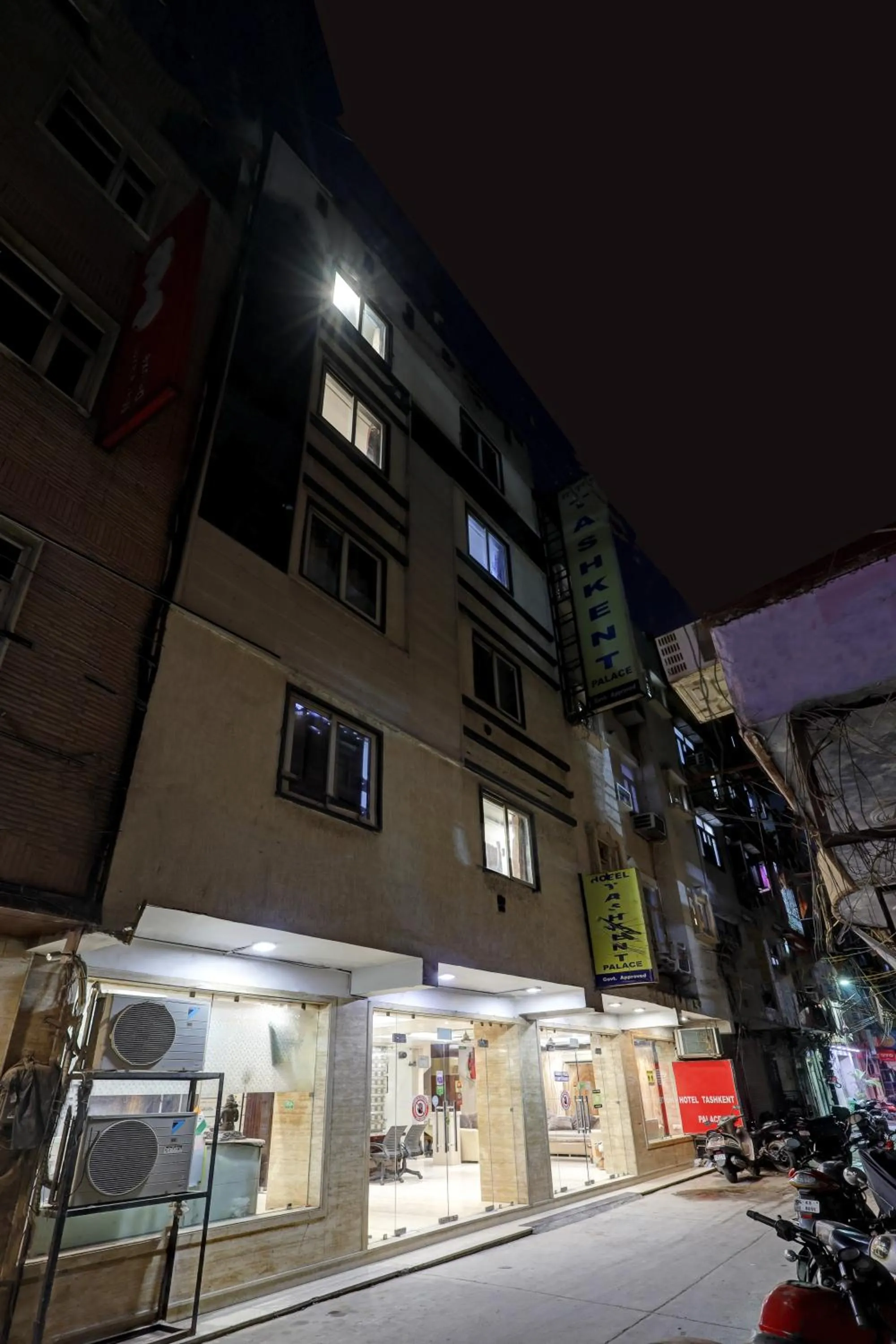 Property building in Hotel Tashkent Palace - Walk in from New Delhi Station & Metro Station