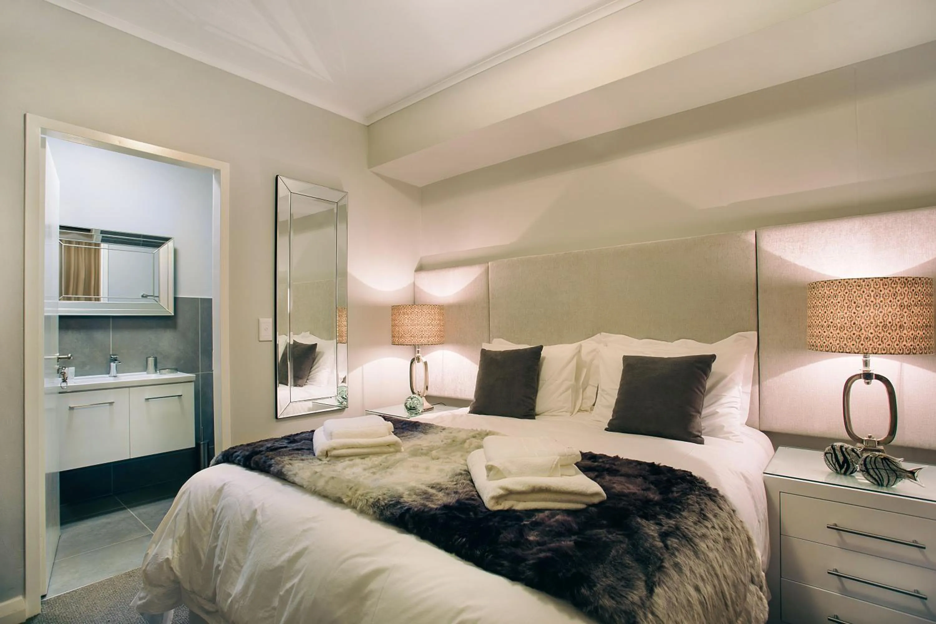 Bedroom, Bed in Superior Apartment Mayfair