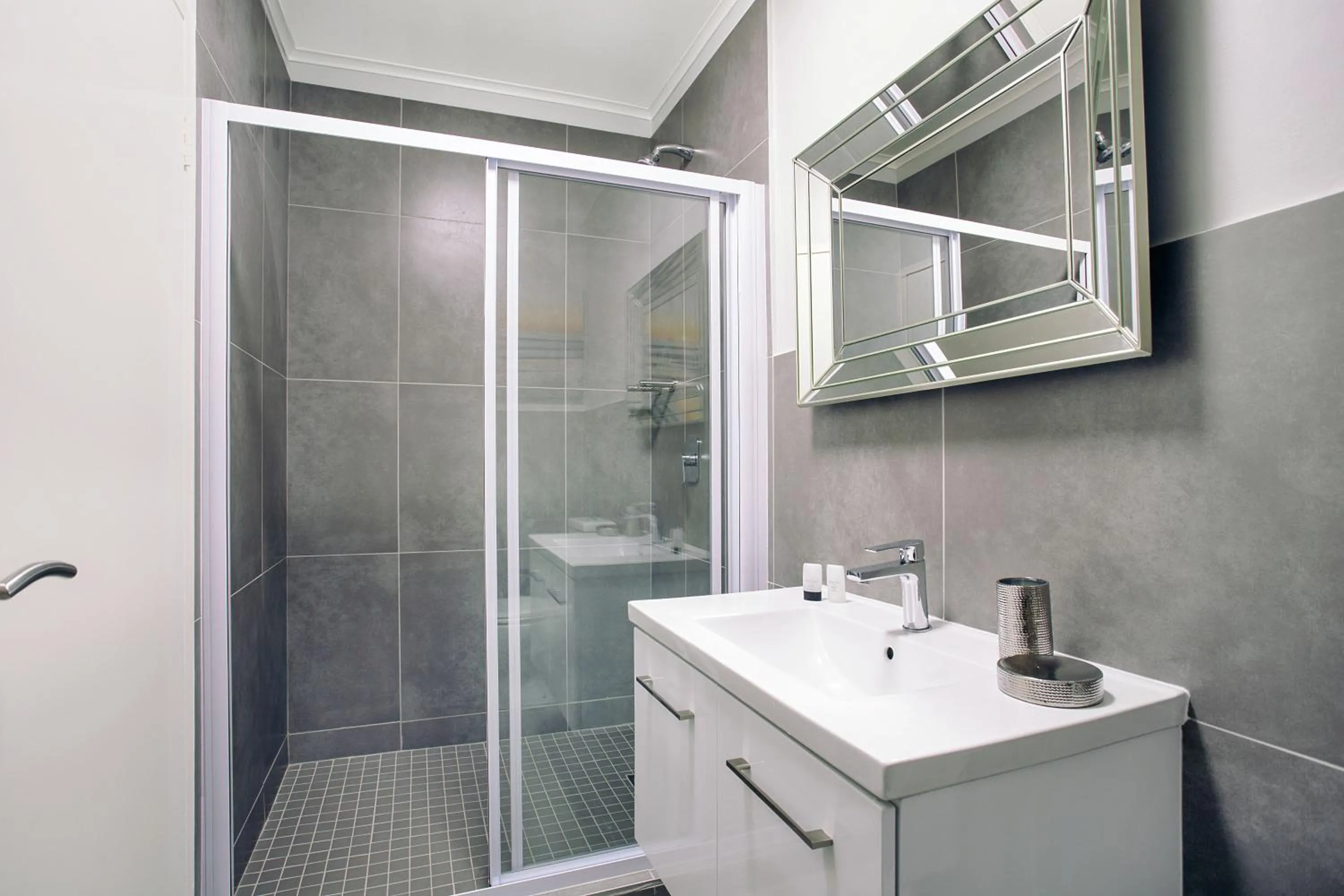 Bathroom in Superior Apartment Mayfair