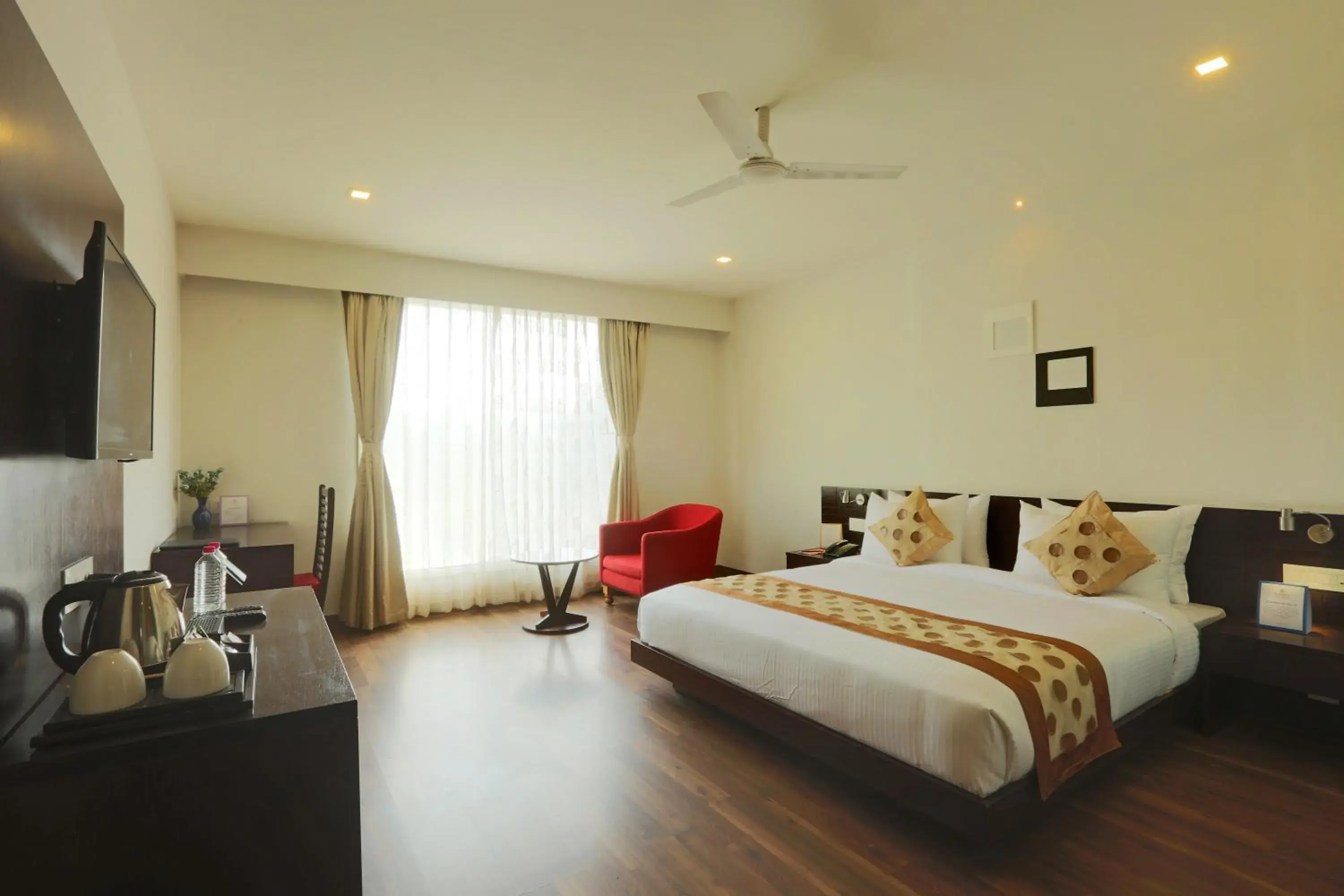 Superior Double or Twin Room - single occupancy in Hotel Mumbai House Superior Double or Twin Room - single occupancy in Hotel Mumbai House