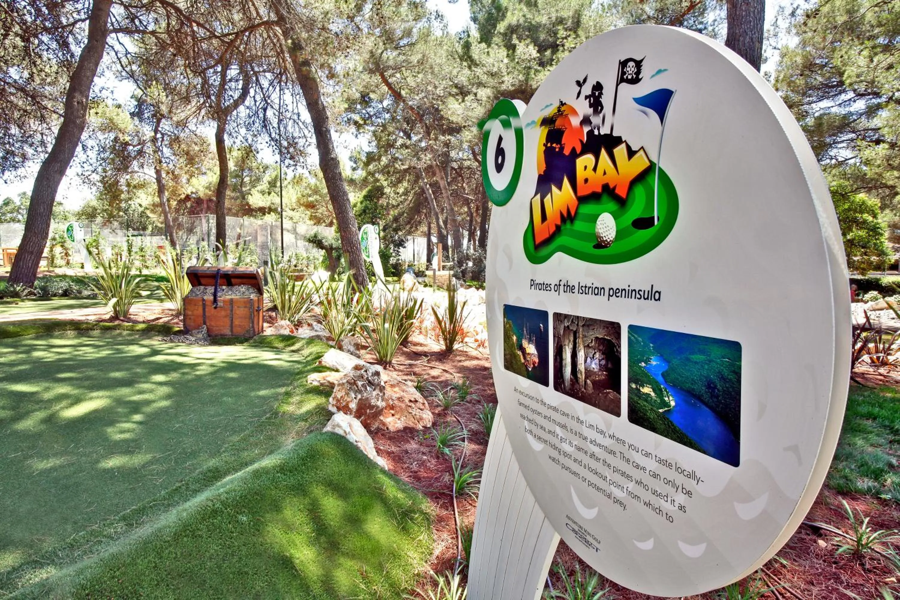 Minigolf in Mobilhome Victoria Camping Lanterna