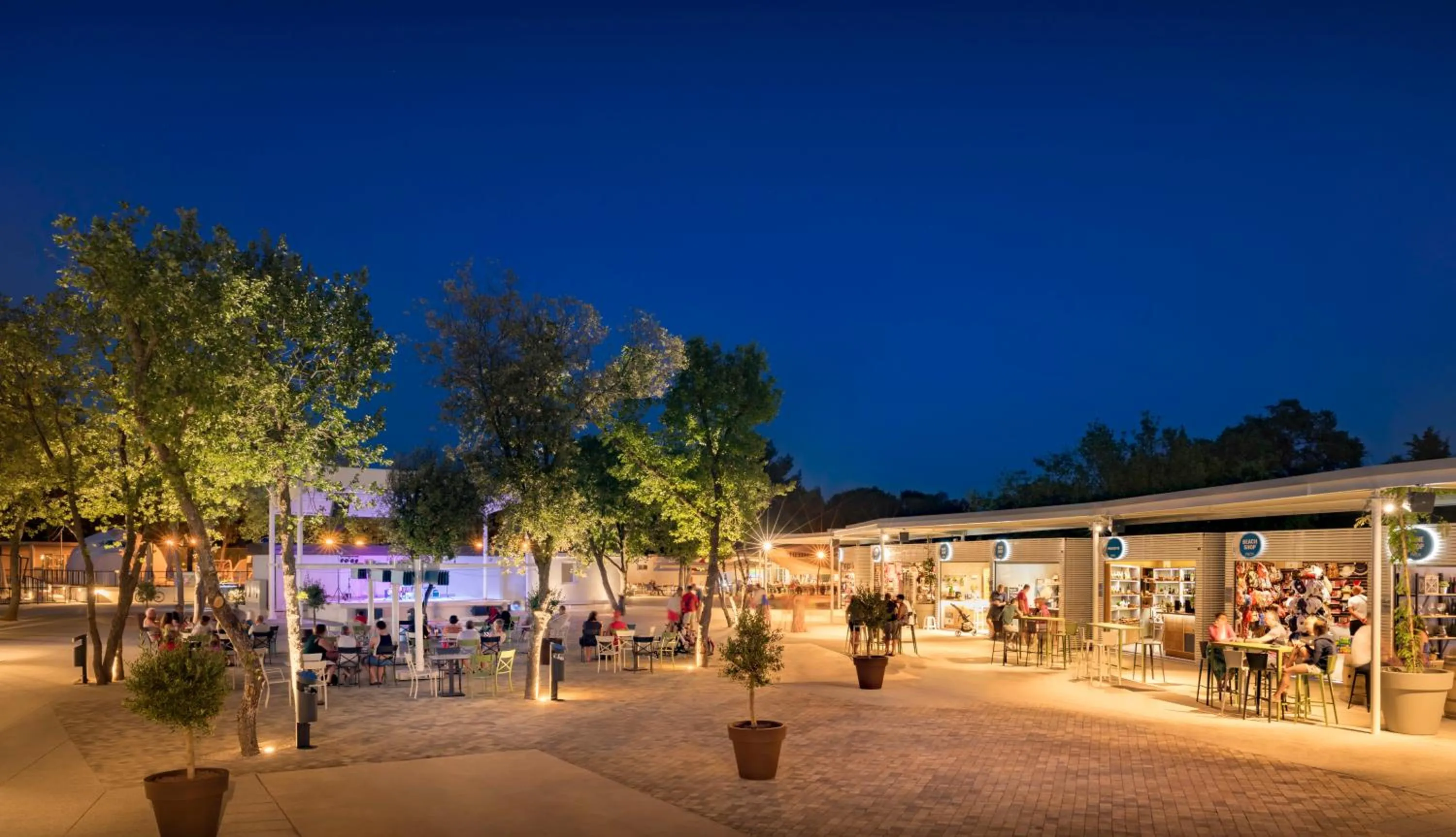 Shopping Area in Mobilhome Victoria Camping Lanterna