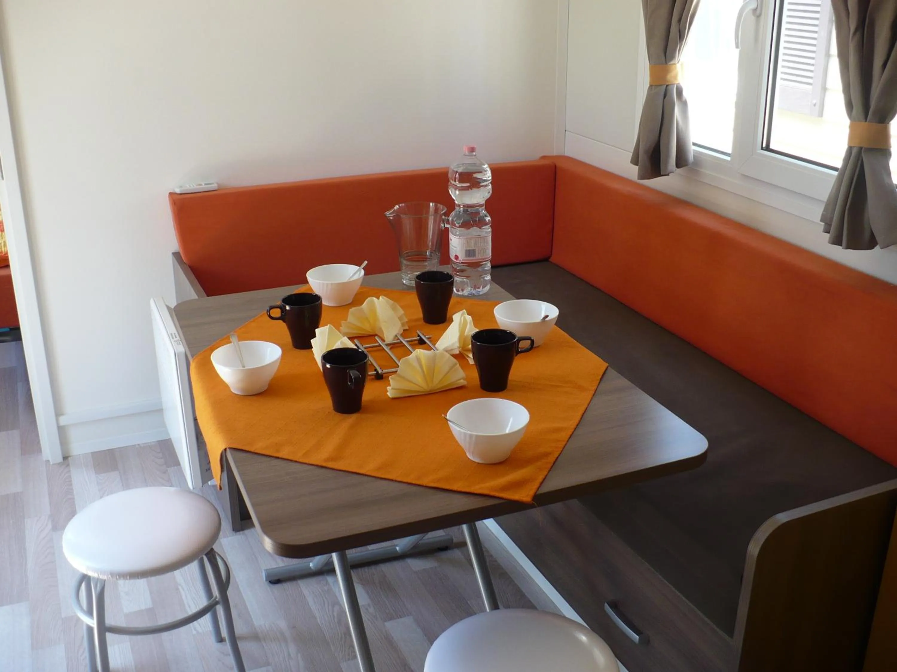 Seating area in Mobilhome Victoria Camping Lanterna