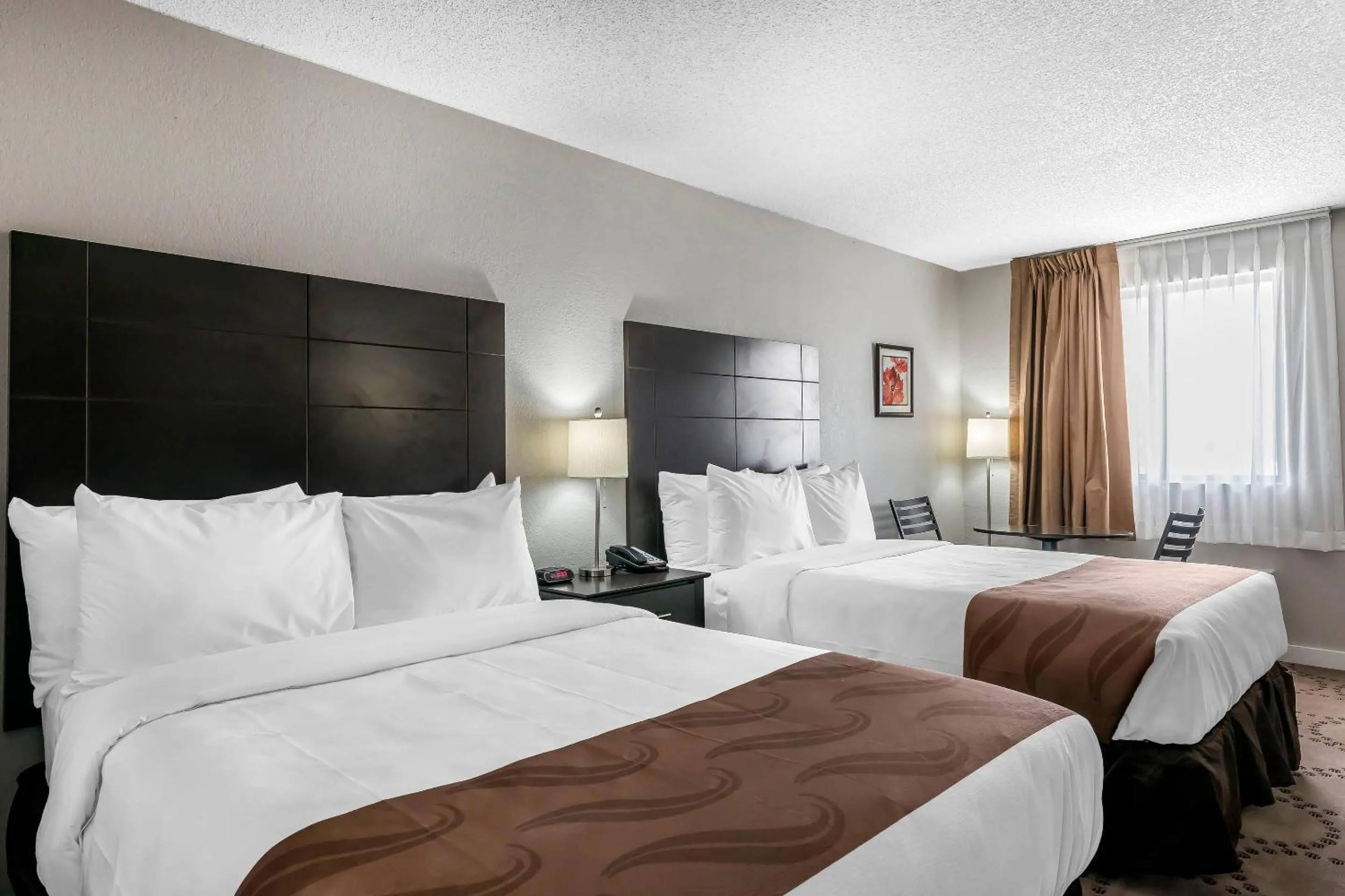 Bedroom, Bed in Quality Inn & Suites Kissimmee by The Lake - Free Shuttle to Theme Parks