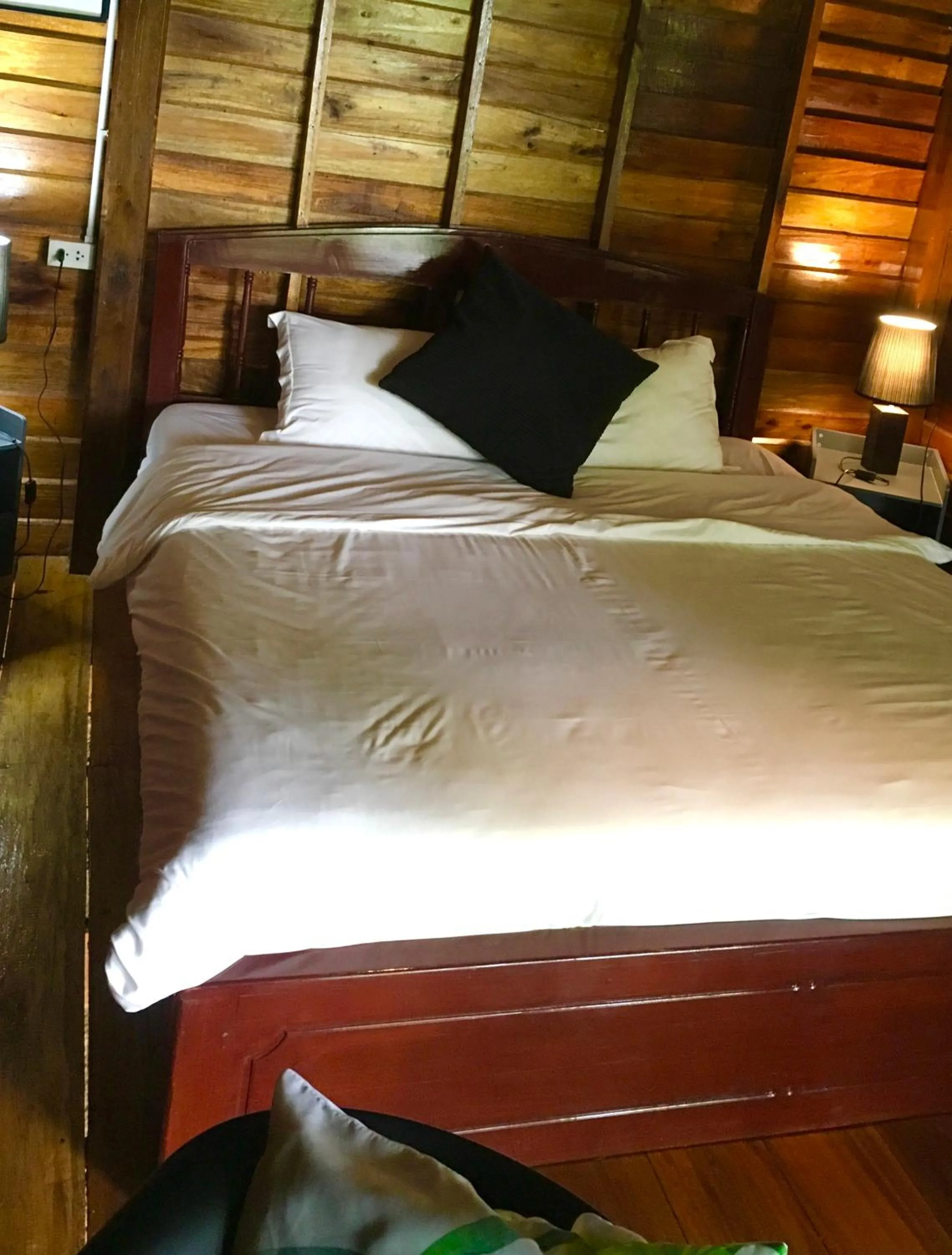 Bedroom, Bed in Oon Lee Bungalows