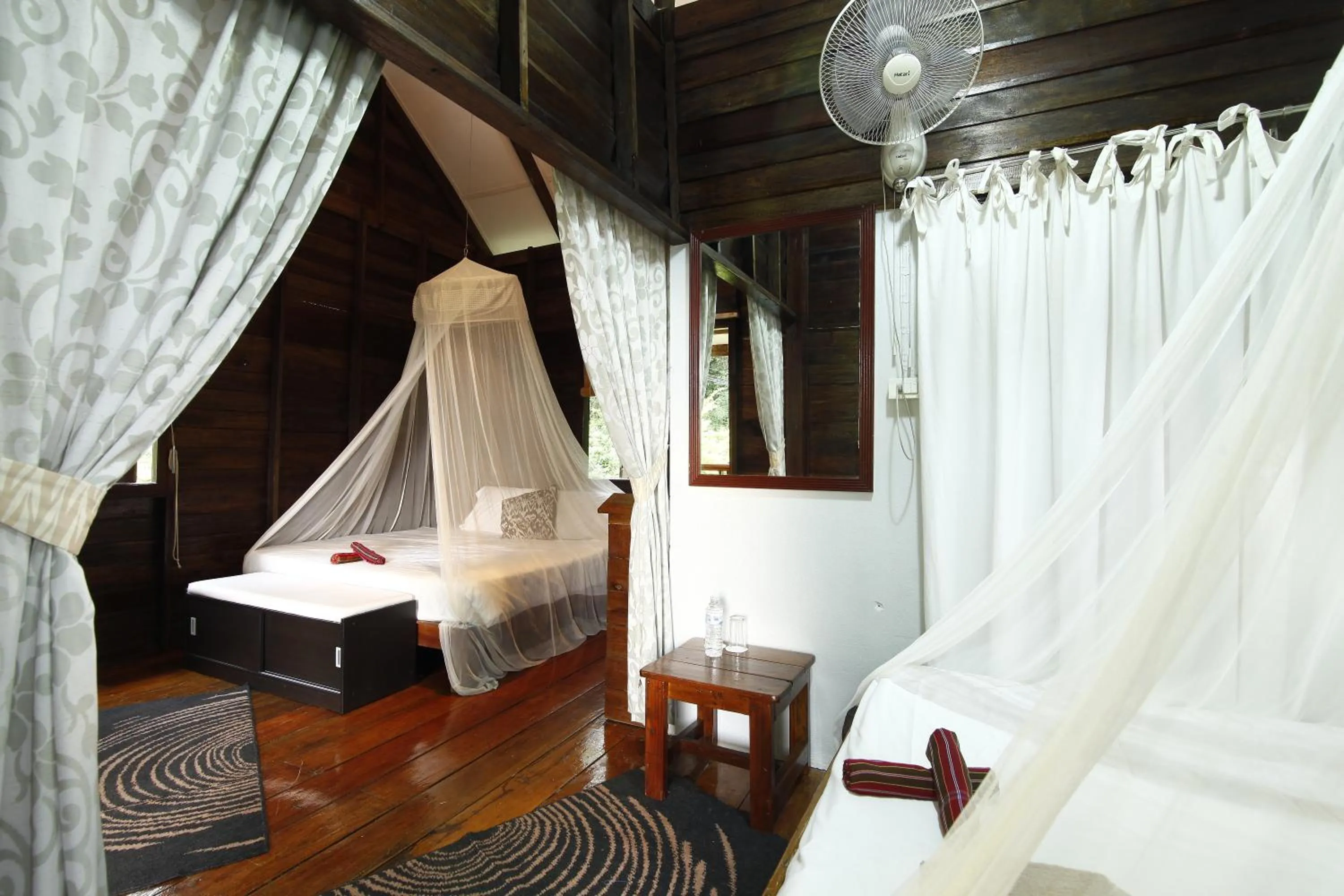 Bedroom, Bed in Oon Lee Bungalows