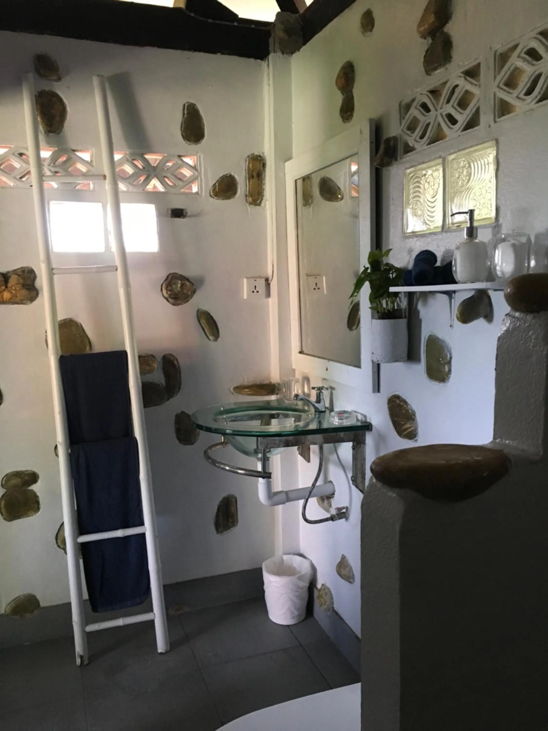 Bathroom in Oon Lee Bungalows