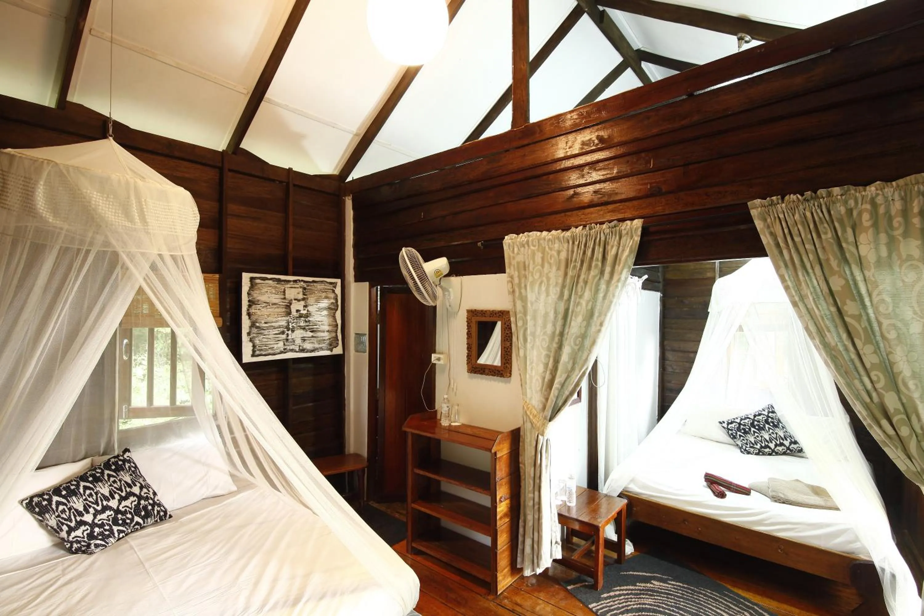 Bedroom, Bed in Oon Lee Bungalows