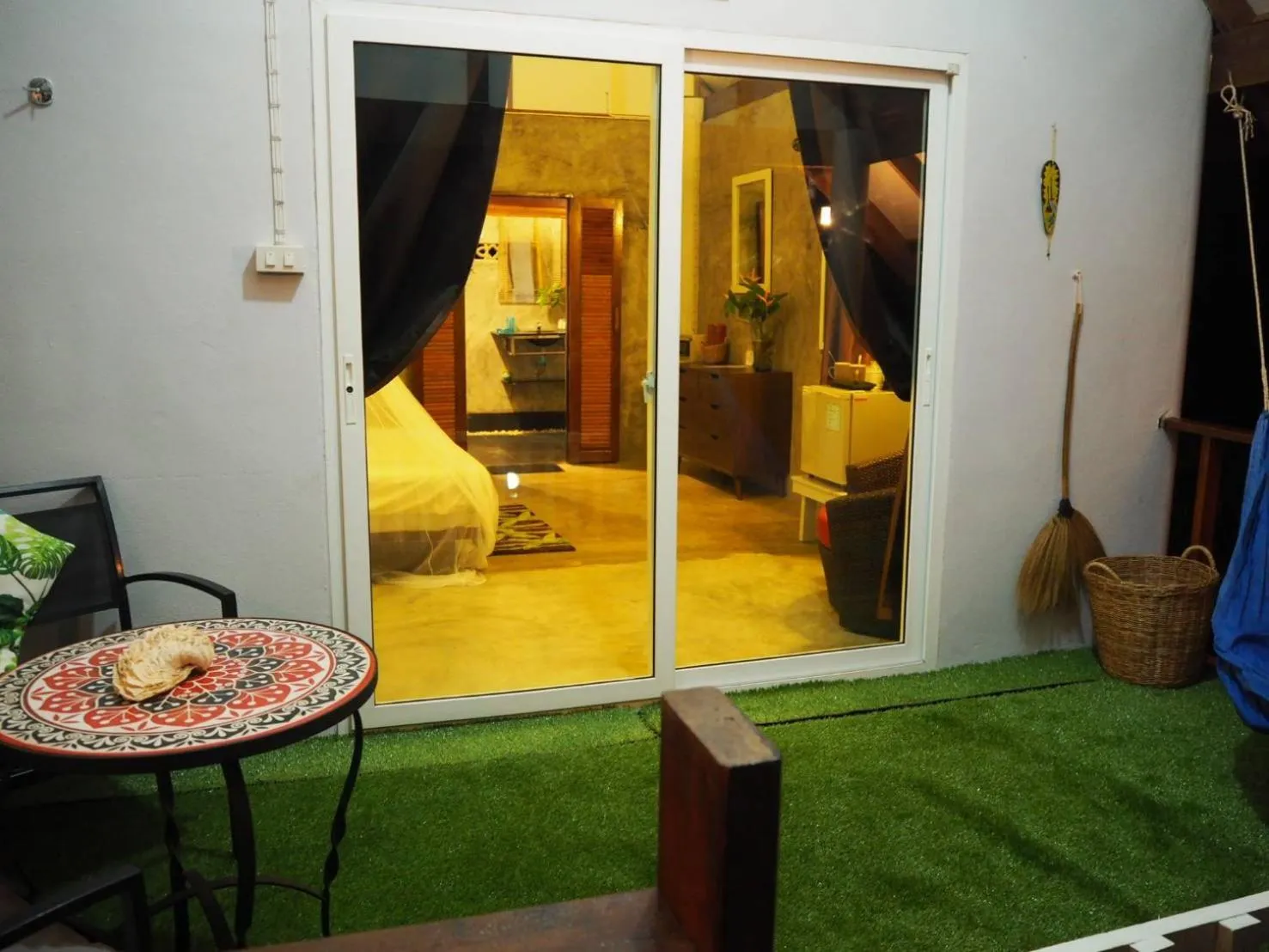 Balcony/Terrace, Bed in Oon Lee Bungalows