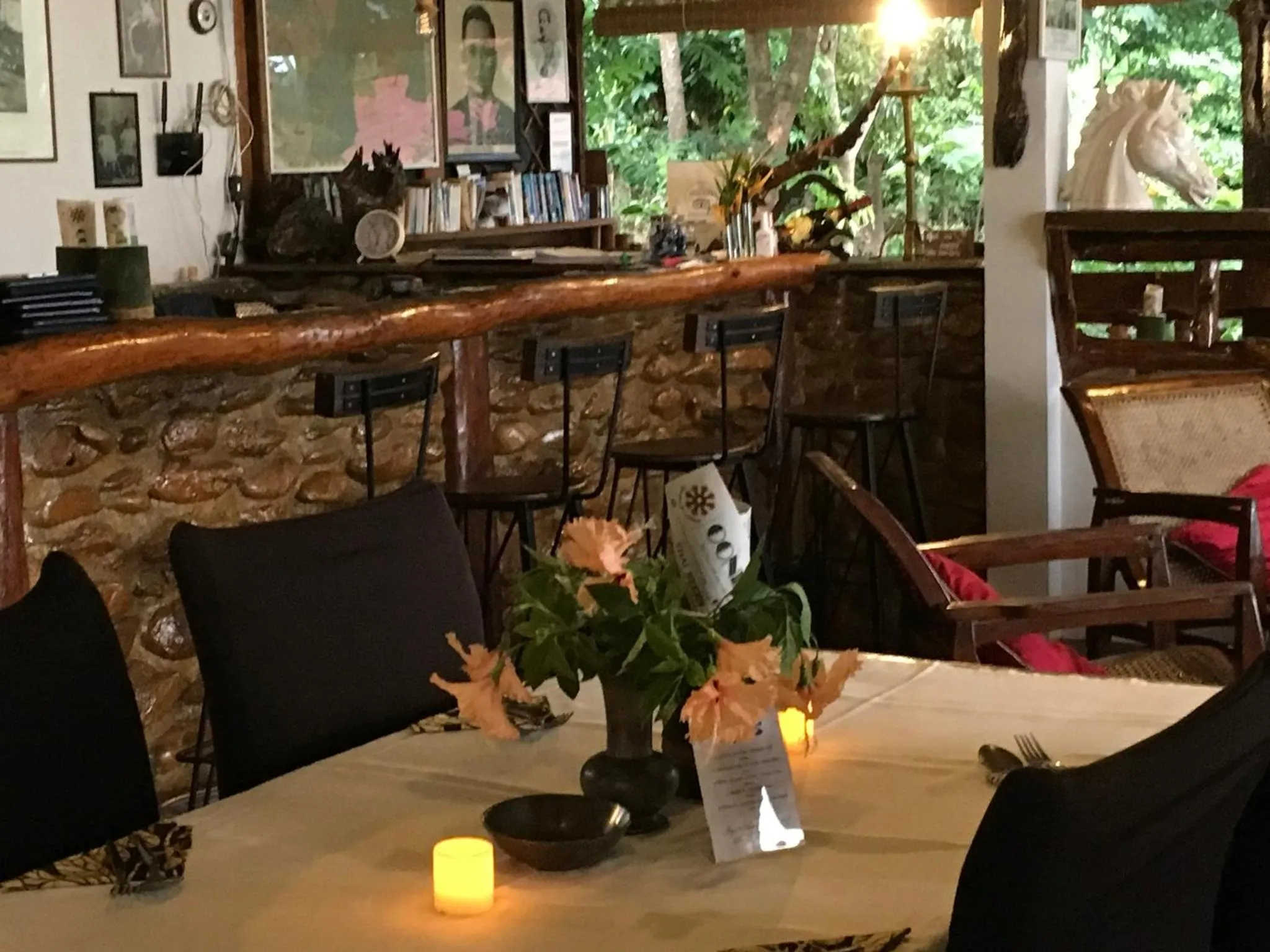 Communal lounge/ TV room in Oon Lee Bungalows