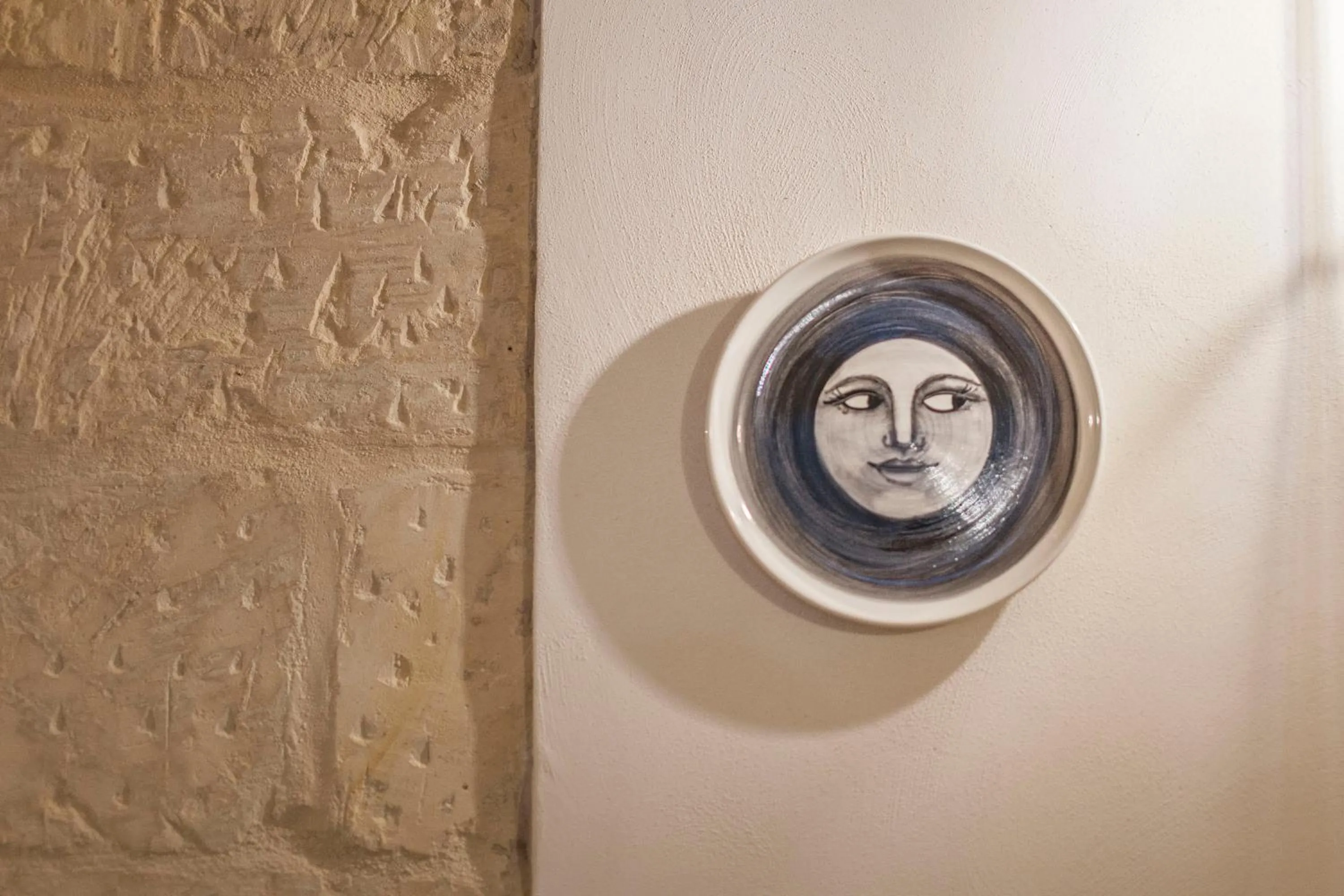 Decorative detail in La Luna In Cortile