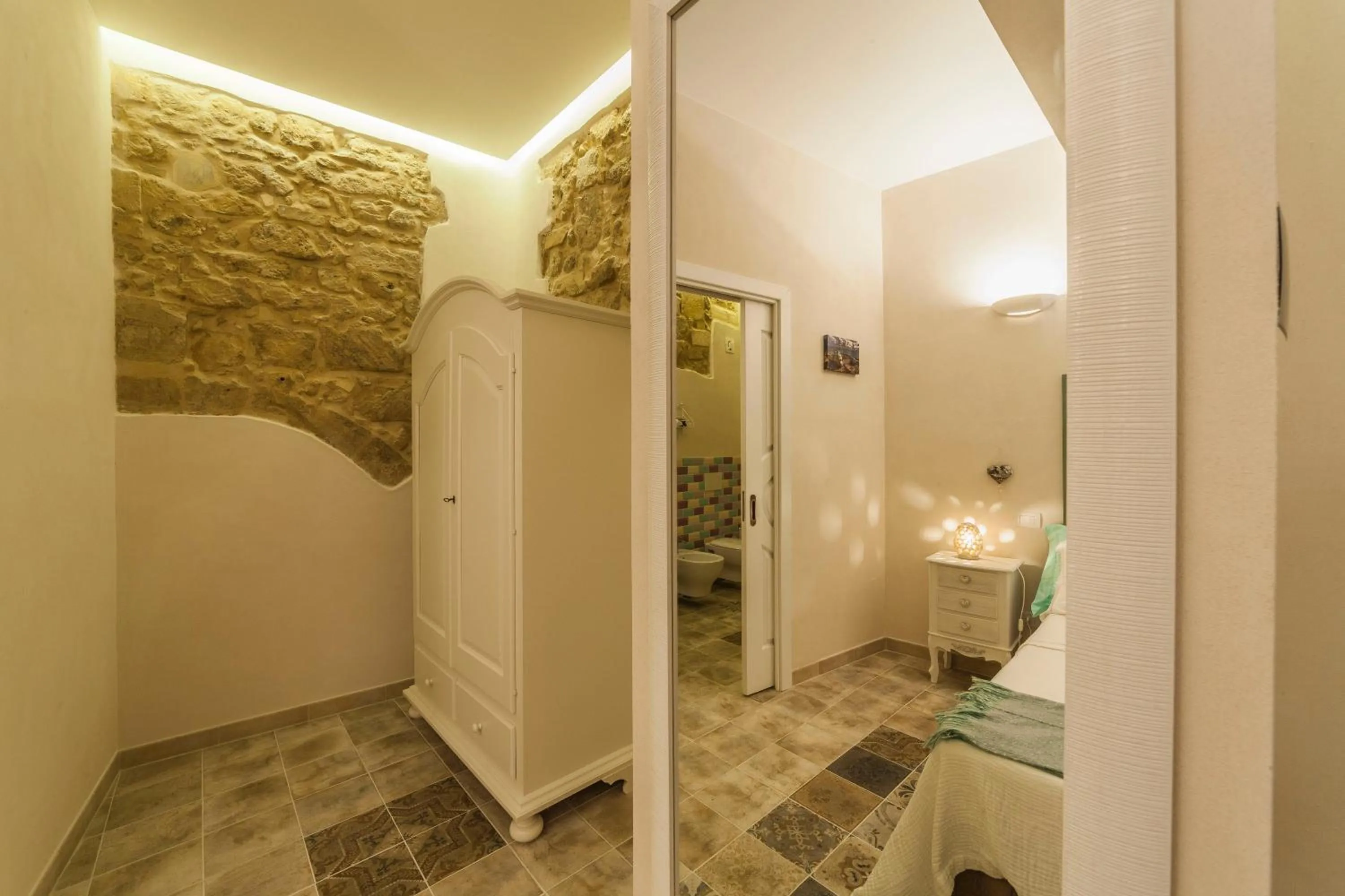 Decorative detail in La Luna In Cortile