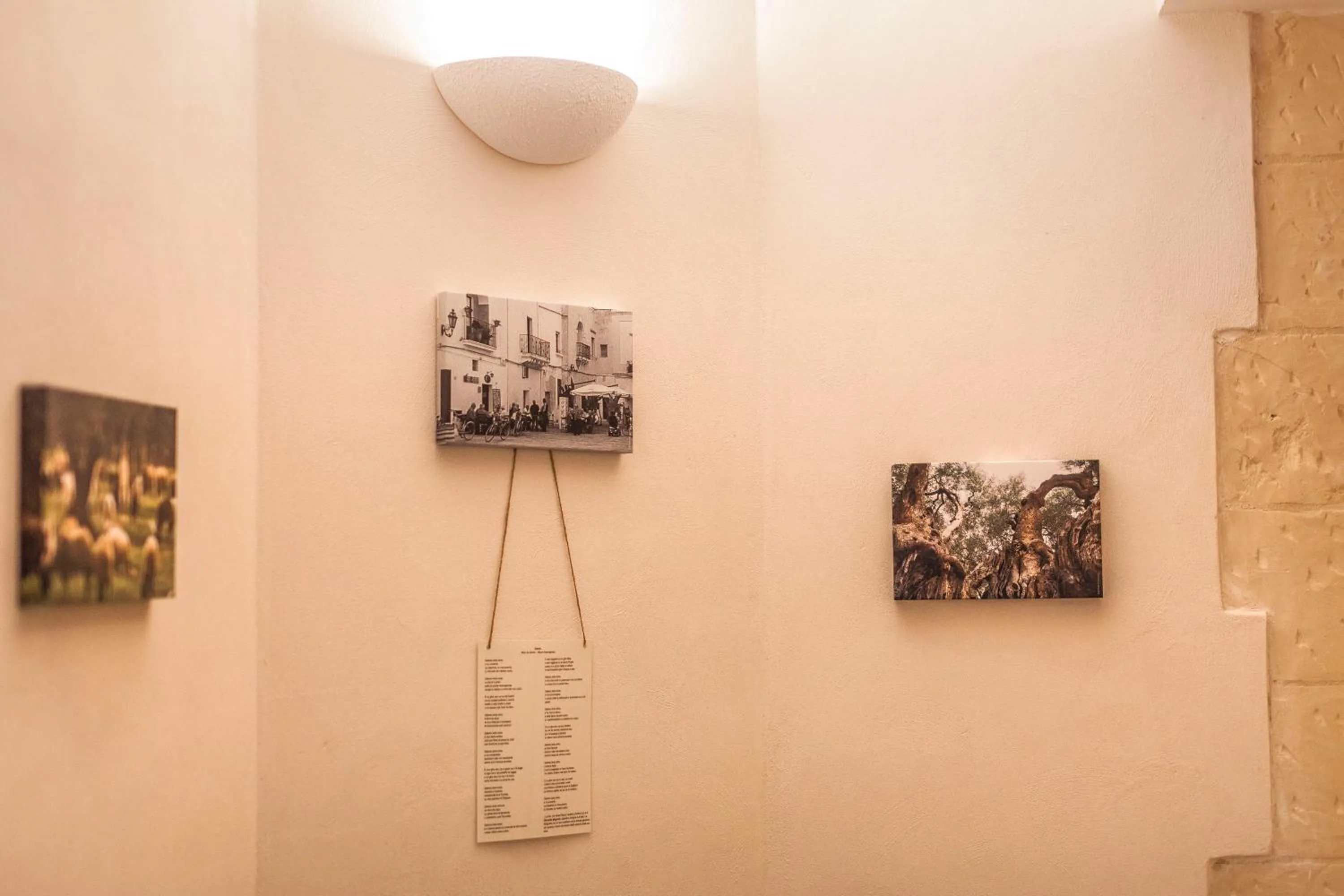 Decorative detail in La Luna In Cortile