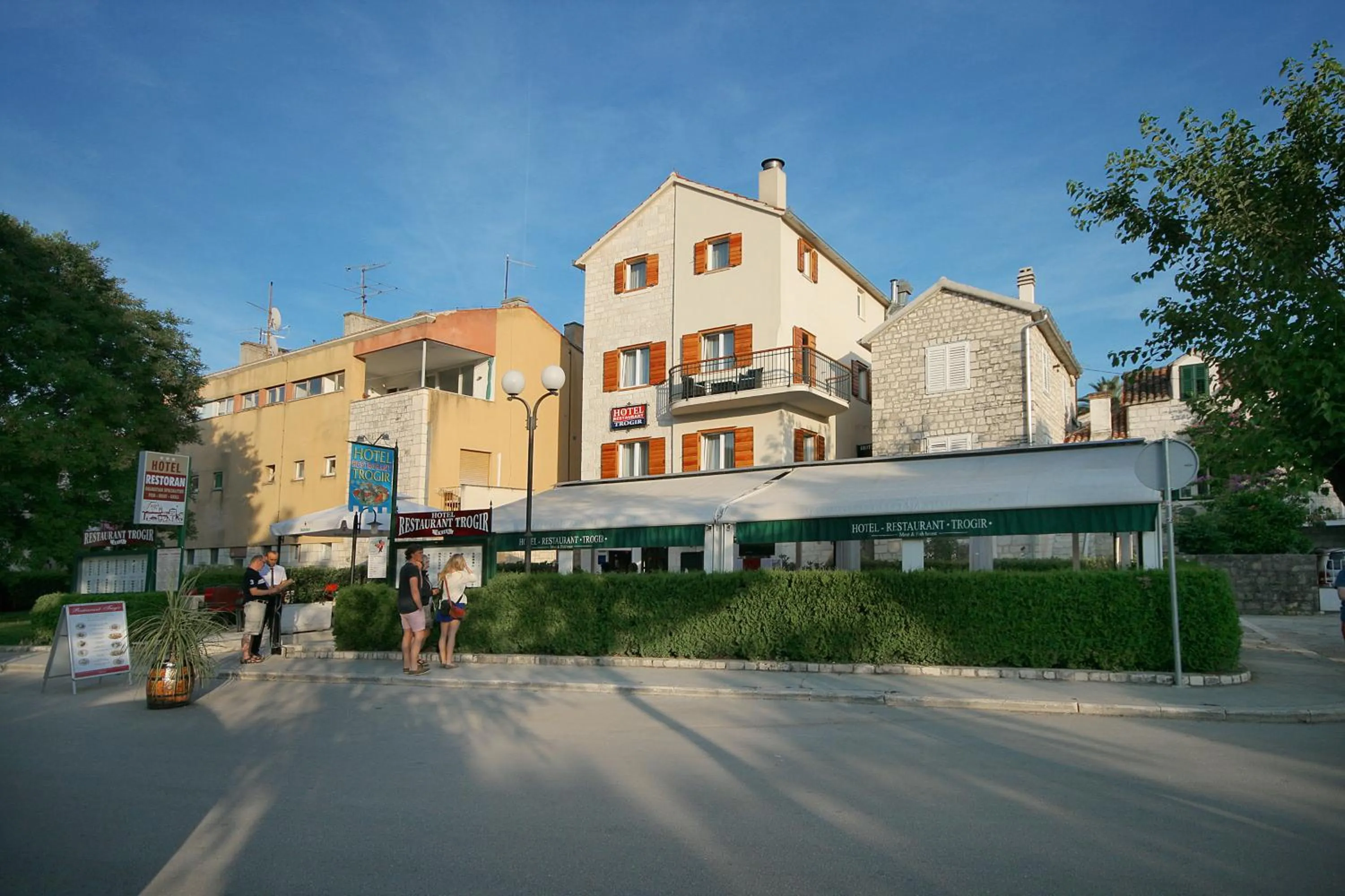 Facade/entrance in Hotel Trogir