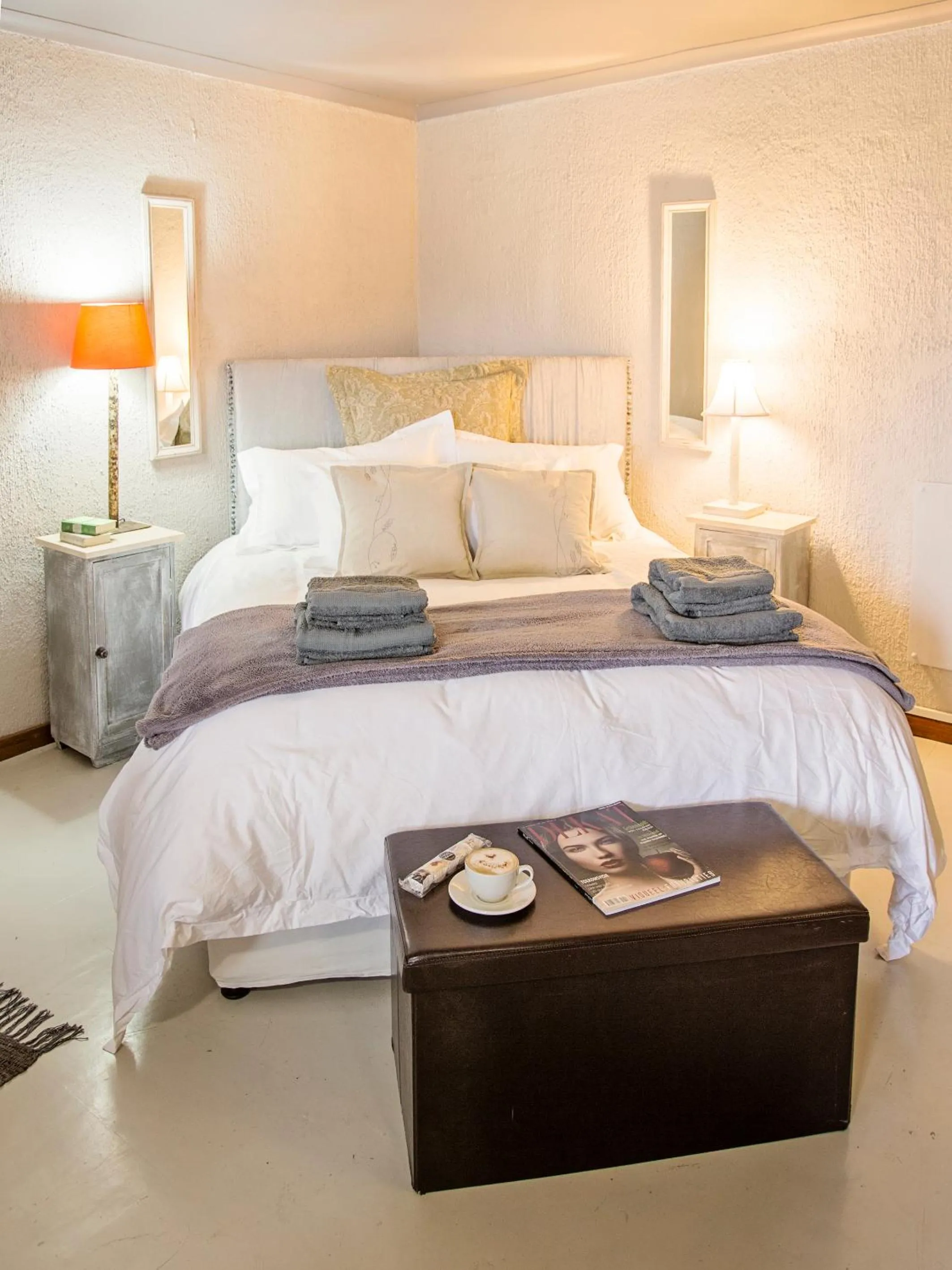 Bed in Waterside on Le Bonheur