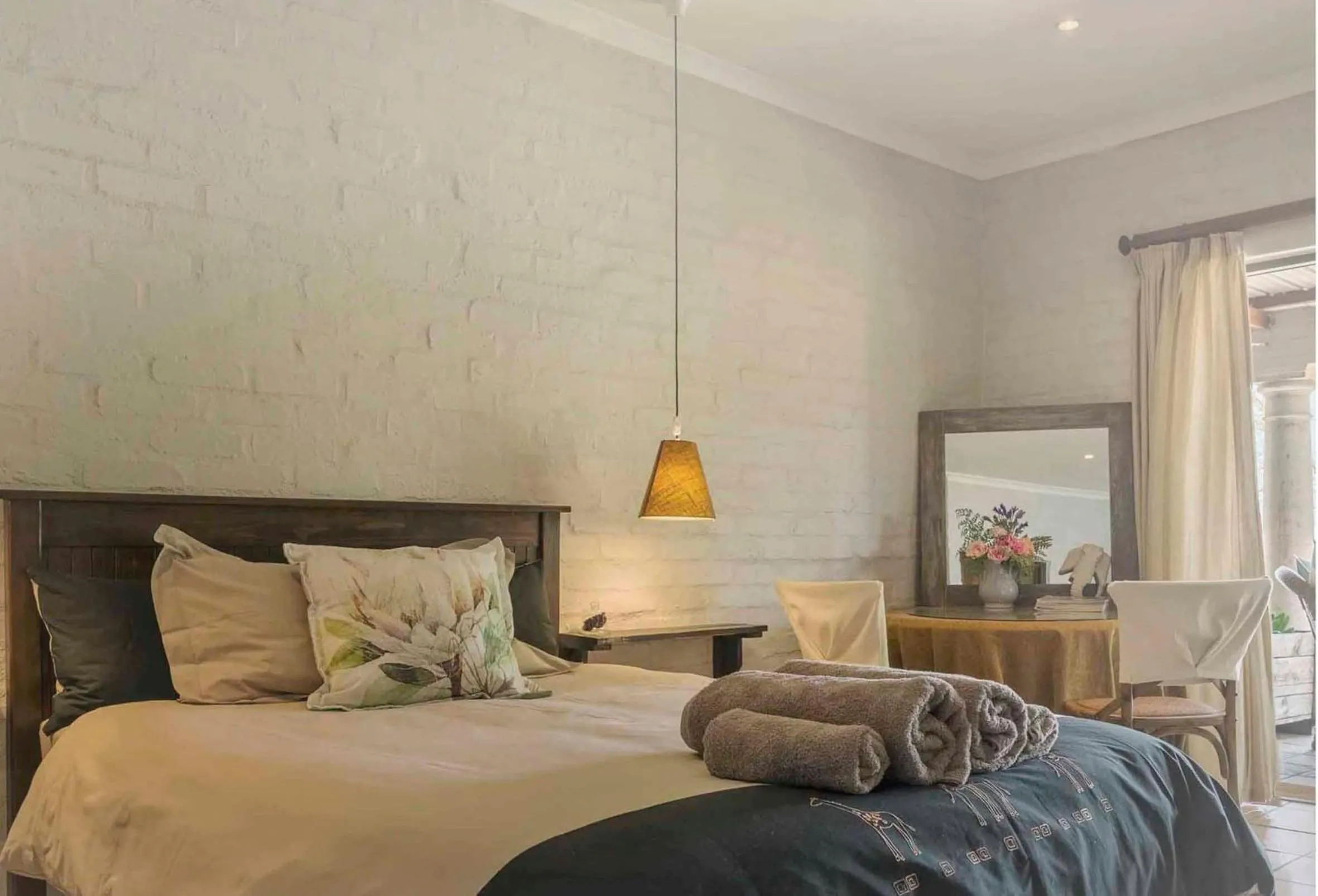 Bed in Waterside on Le Bonheur