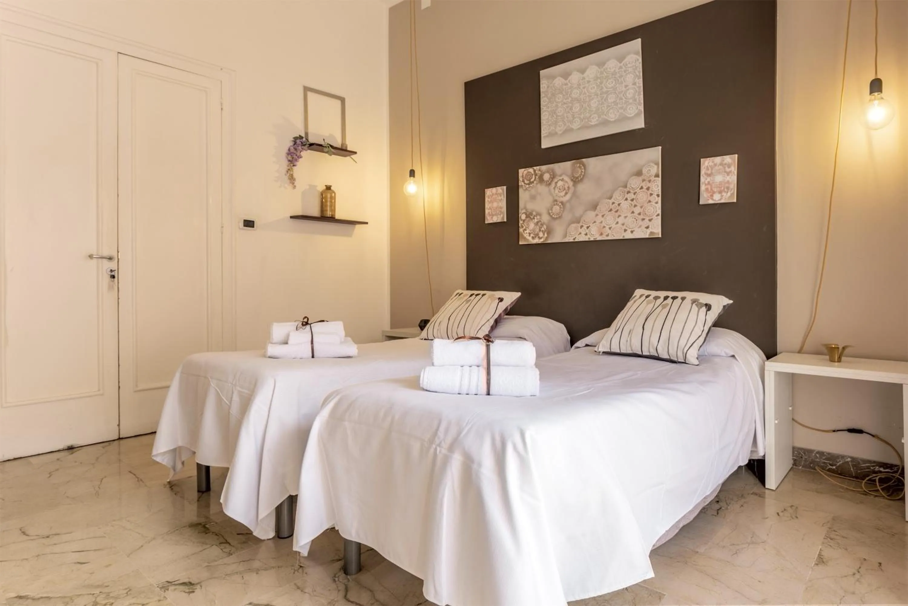 Double Room with Balcony in MassimoCentro Rooms