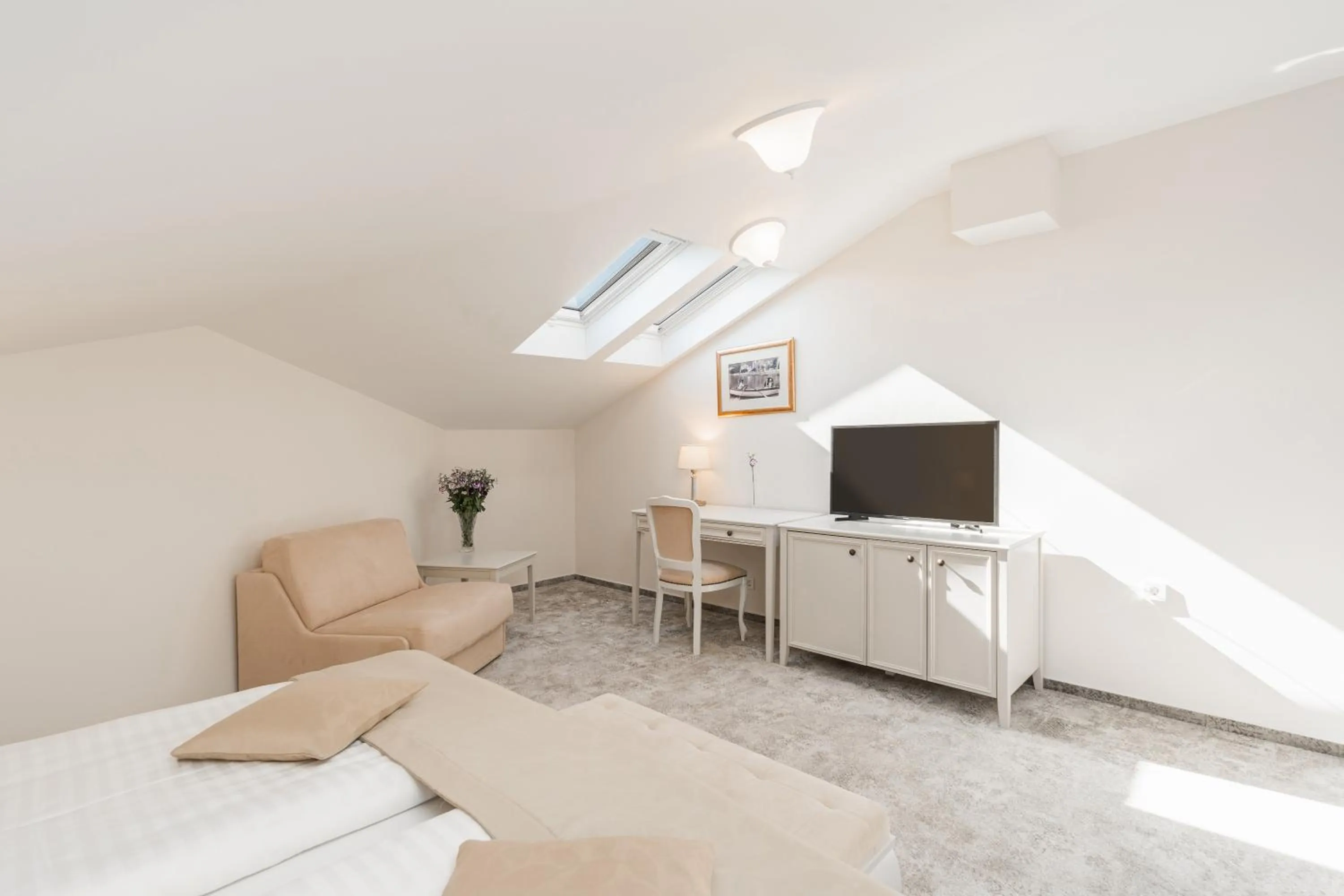 Bedroom, Bed in Hotel Bellevue - by Liburnia Hotels & Villas