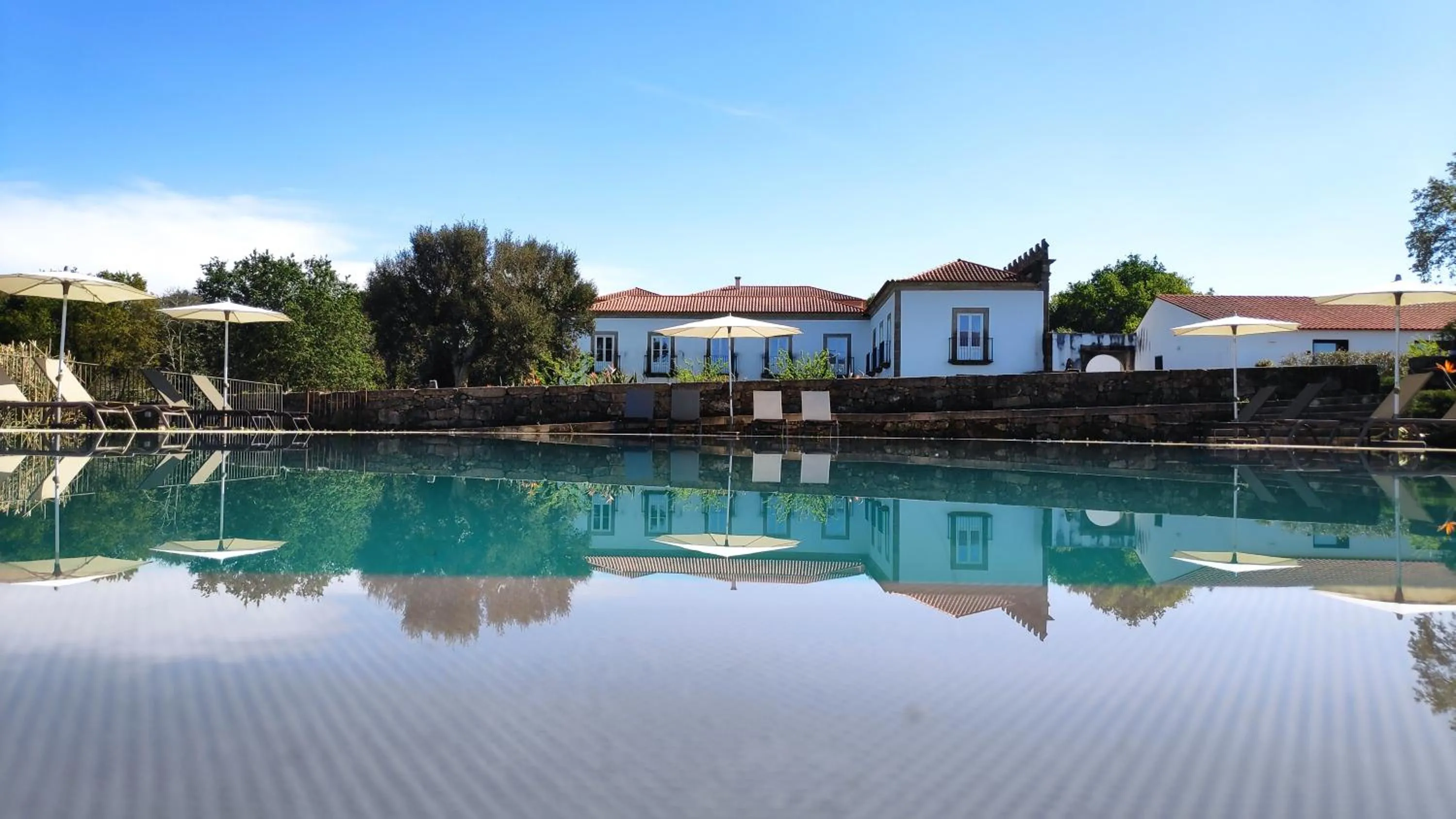 Swimming pool in Hotel Paço de Vitorino