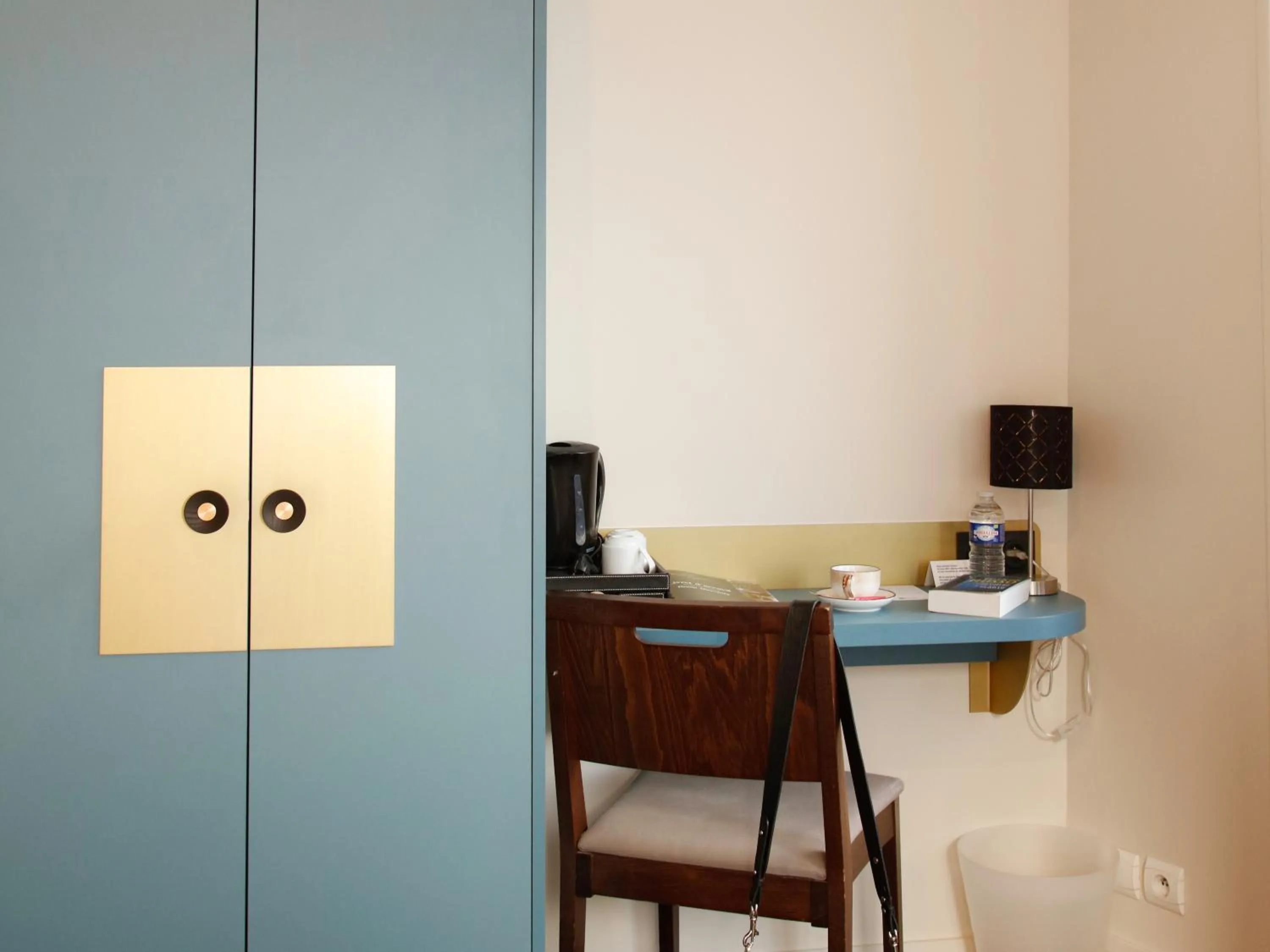 Bedroom in Hôtel de France Vire