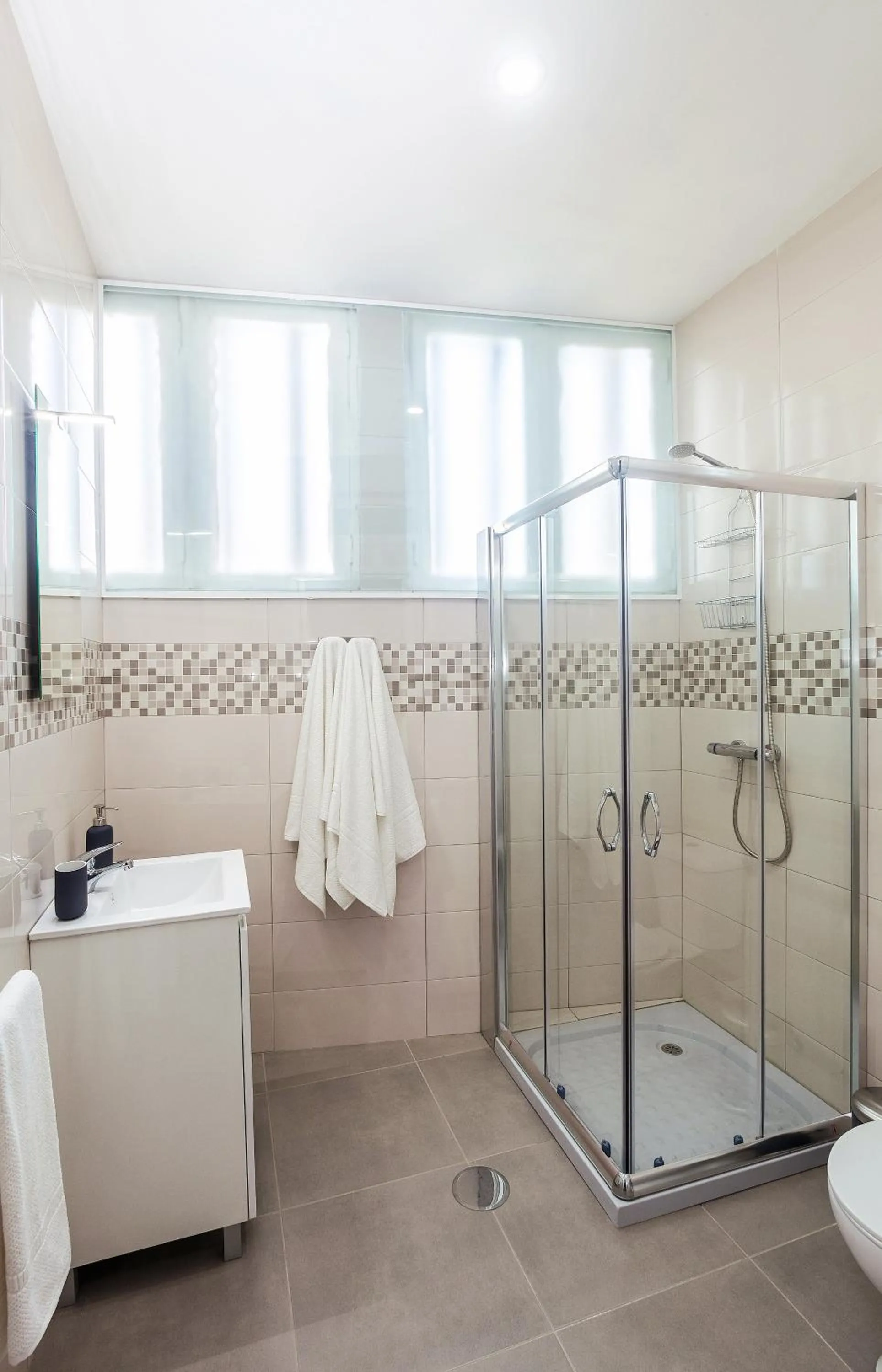 Shower in LL Picaria 16