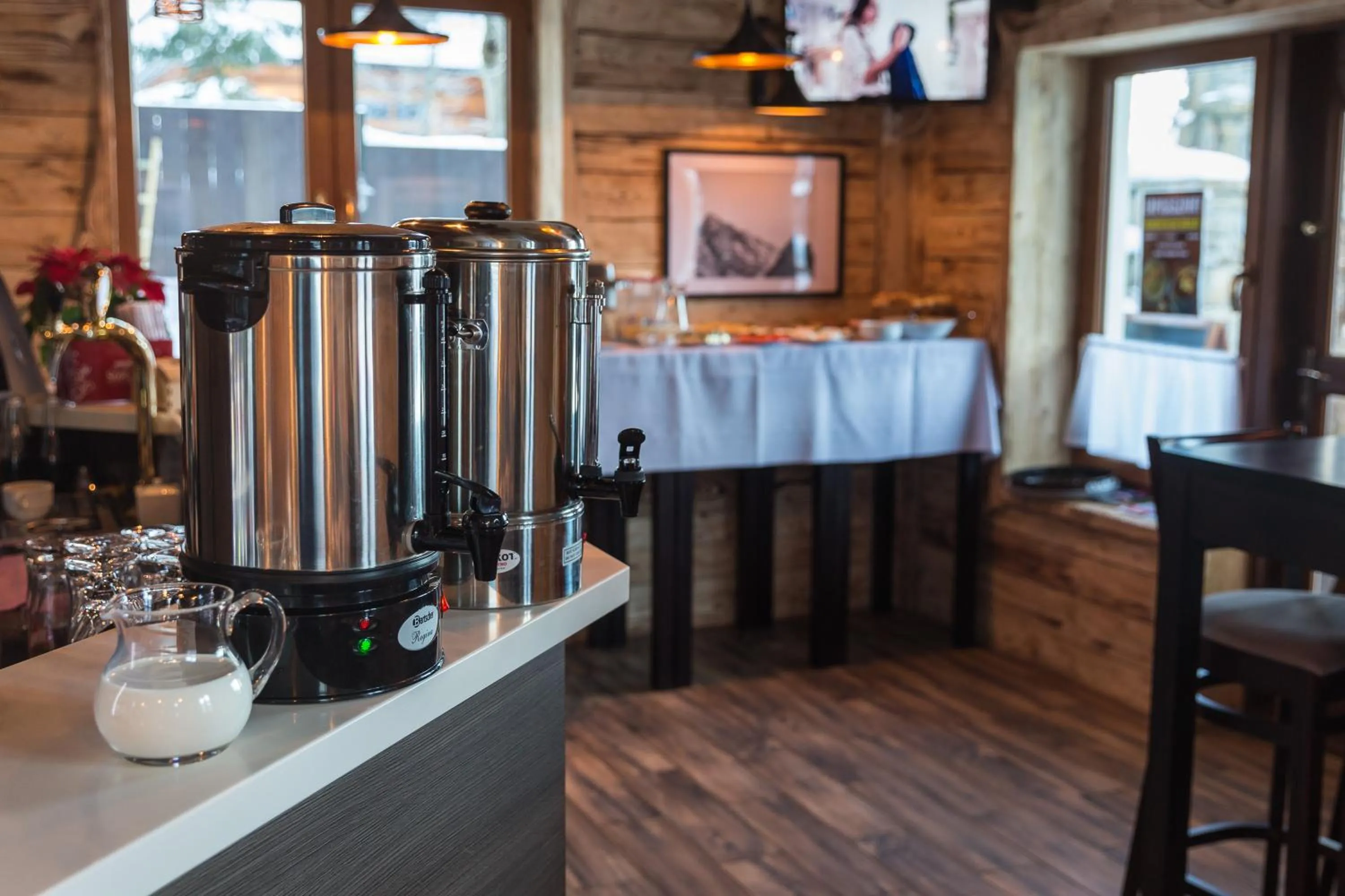 Restaurant/places to eat in Walkowy Dwor