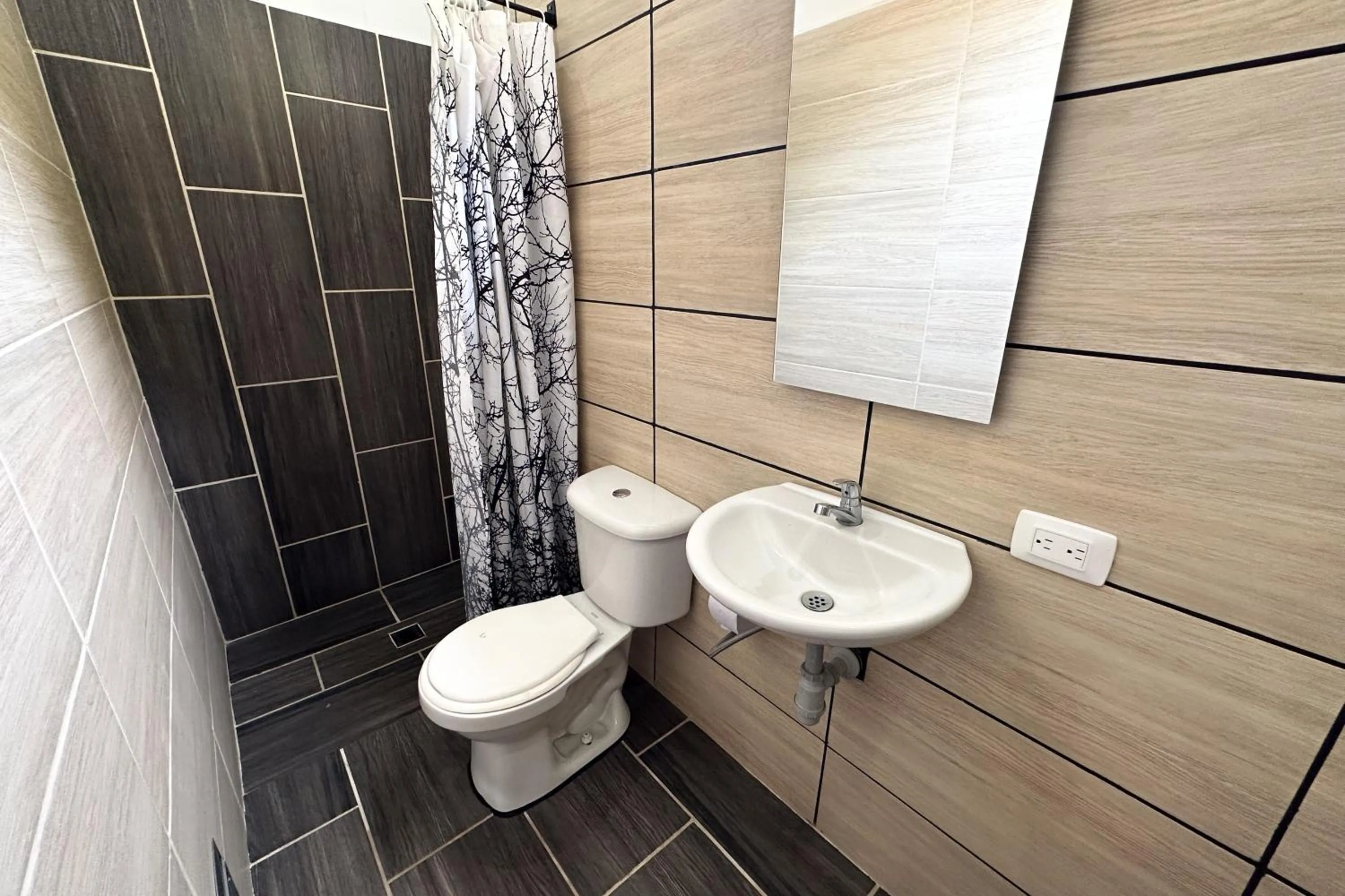 Shower in Hotel Family House Rodadero