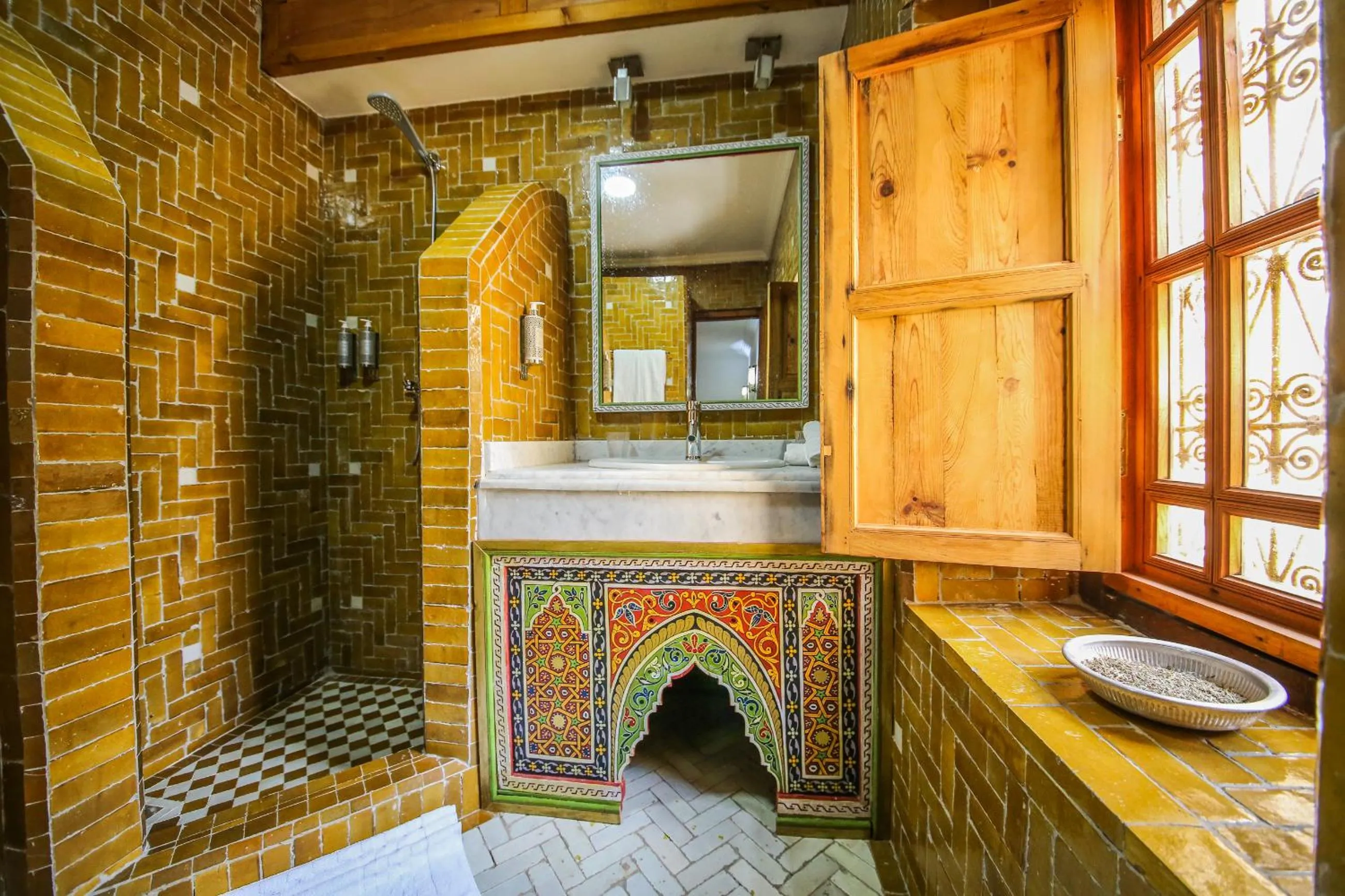 Bathroom in Palais Nazha Fes - Luxury Lodging