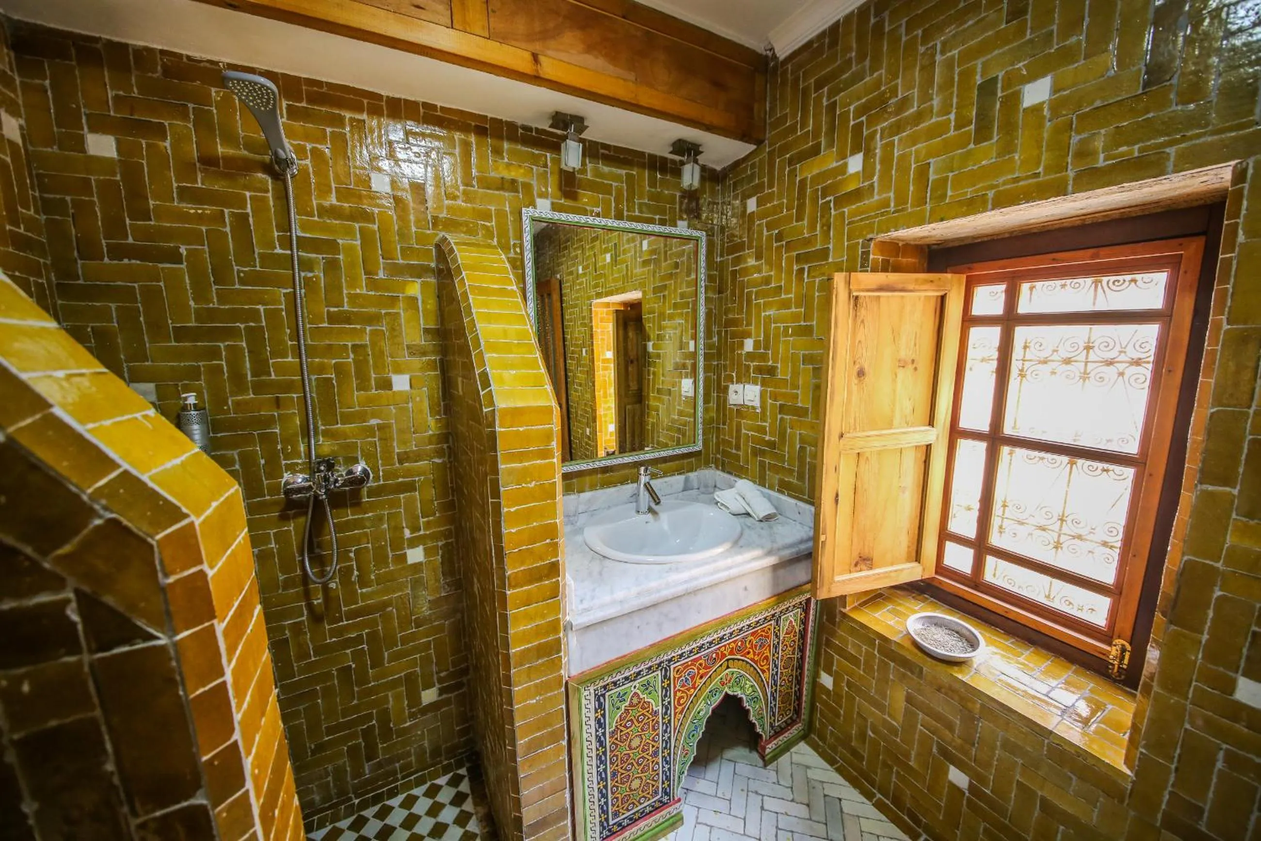 Bathroom in Palais Nazha Fes - Luxury Lodging