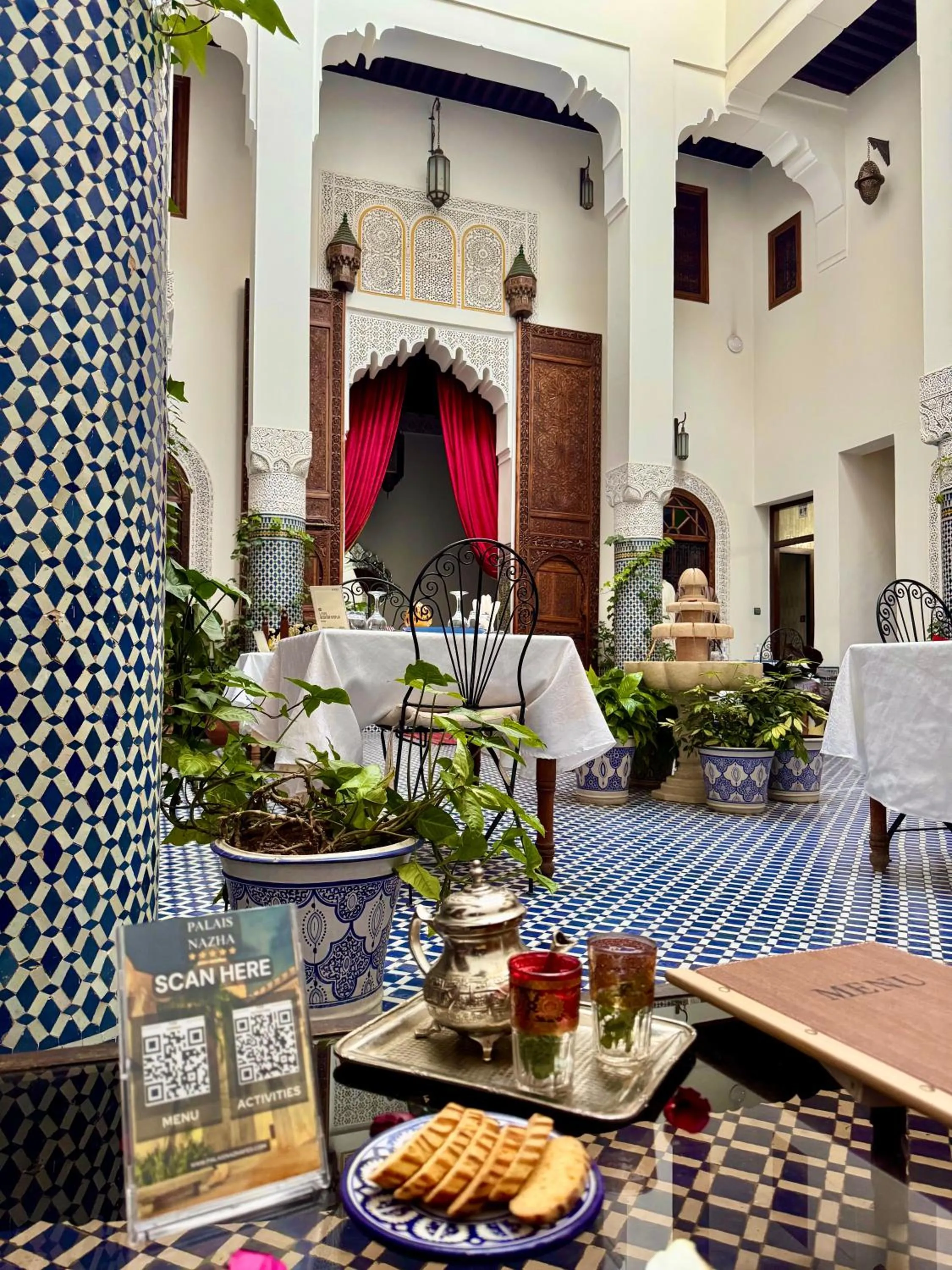 Restaurant/places to eat in Palais Nazha Fes - Luxury Lodging