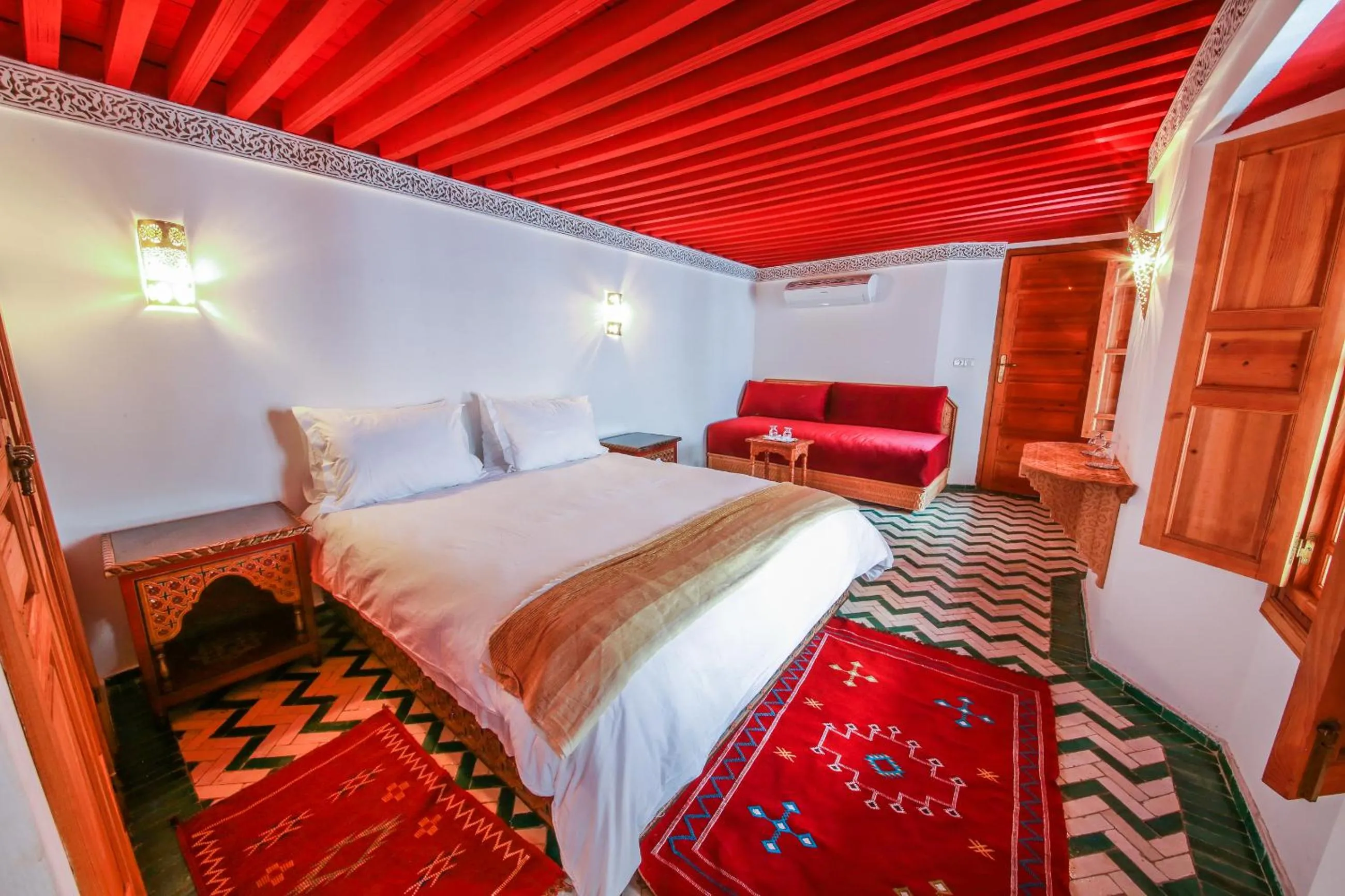 Bed in Palais Nazha Fes - Luxury Lodging