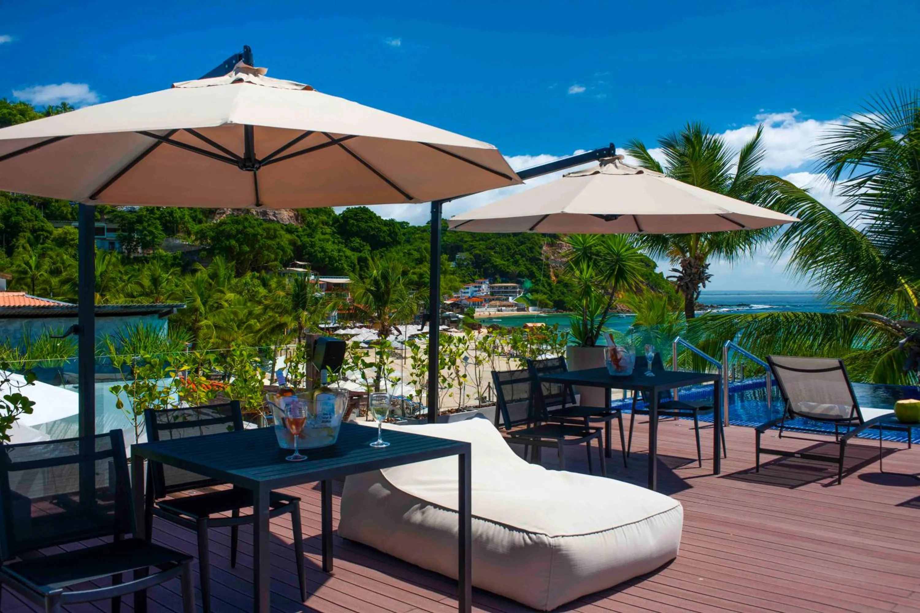 Swimming pool in Pousada Bahia Tambor