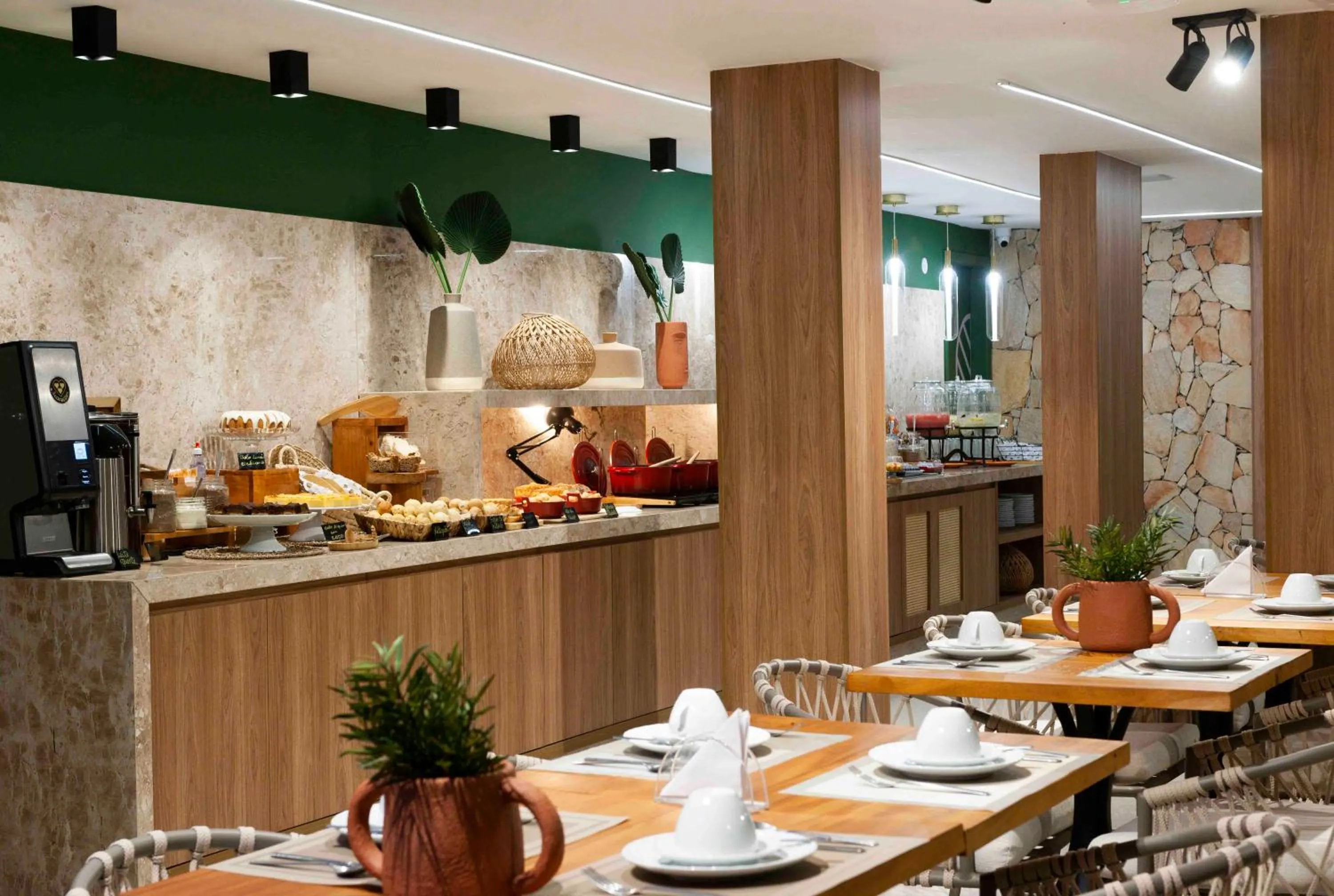 Buffet breakfast in Pousada Bahia Tambor