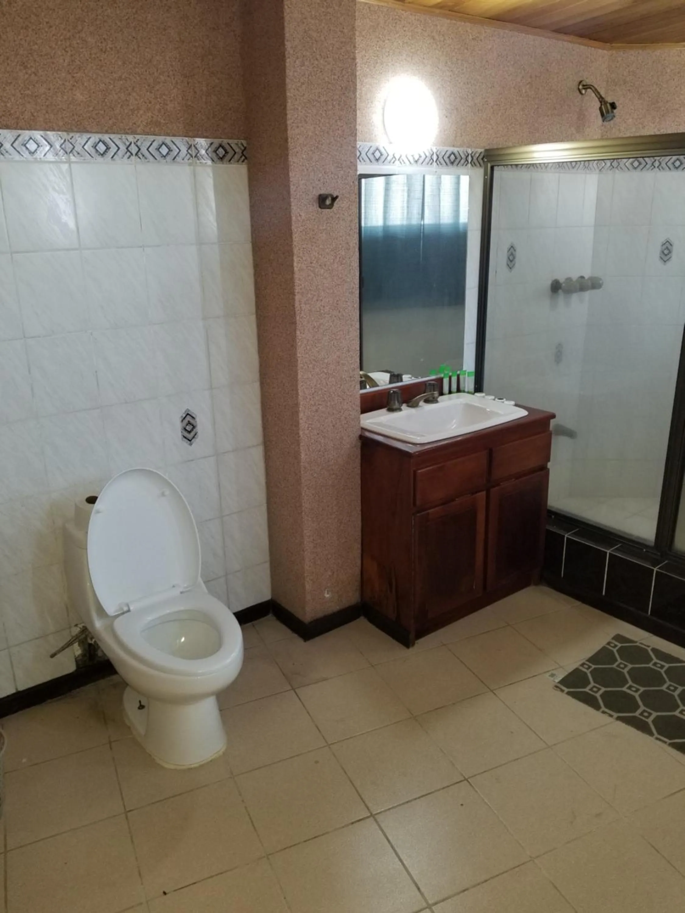 Bathroom in Hotel Monte Campana Escazu