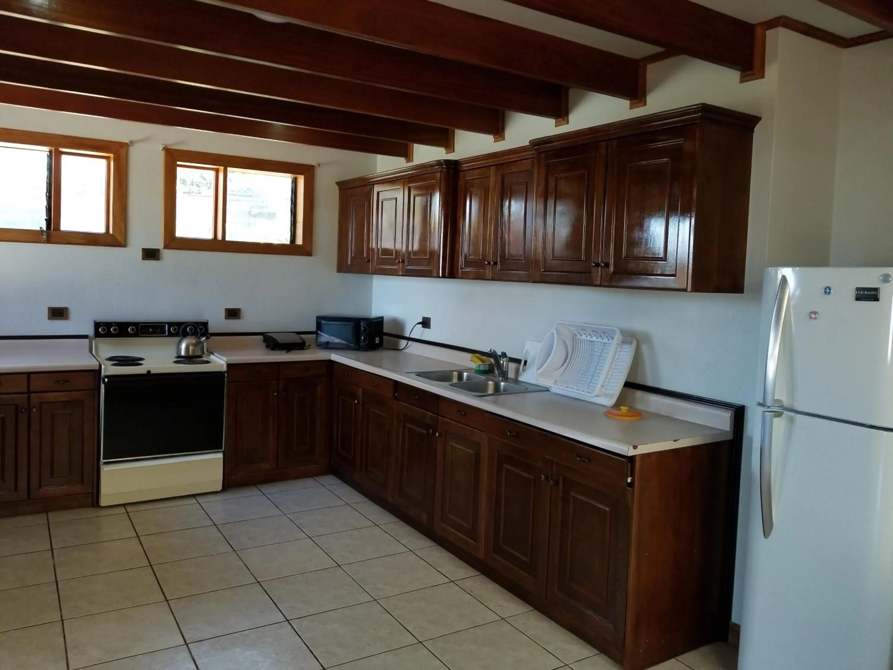 Kitchen or kitchenette in Hotel Monte Campana Escazu