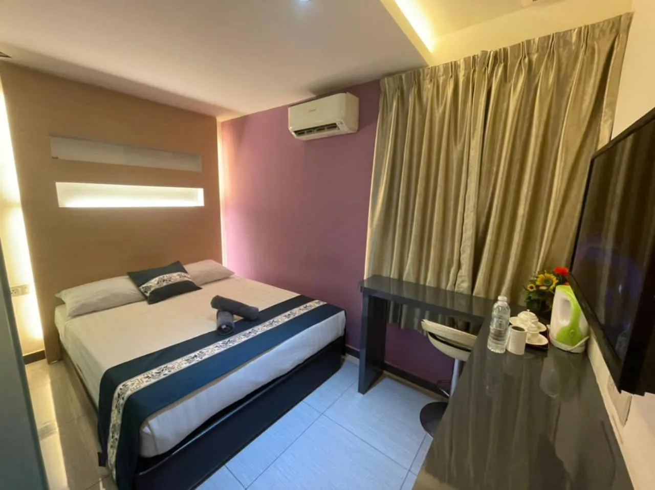 Bed in Dolphin Hotel