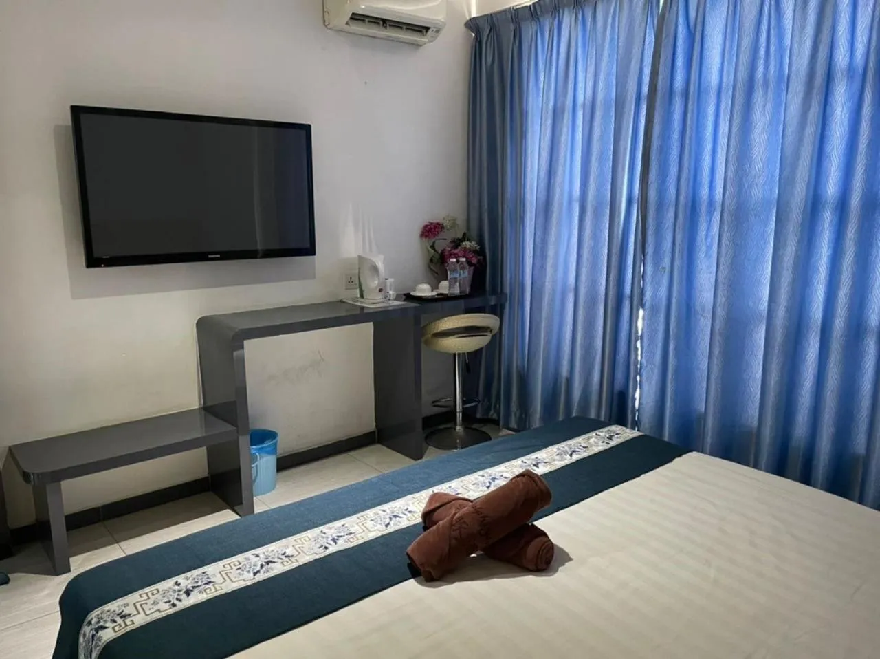 Bed in Dolphin Hotel